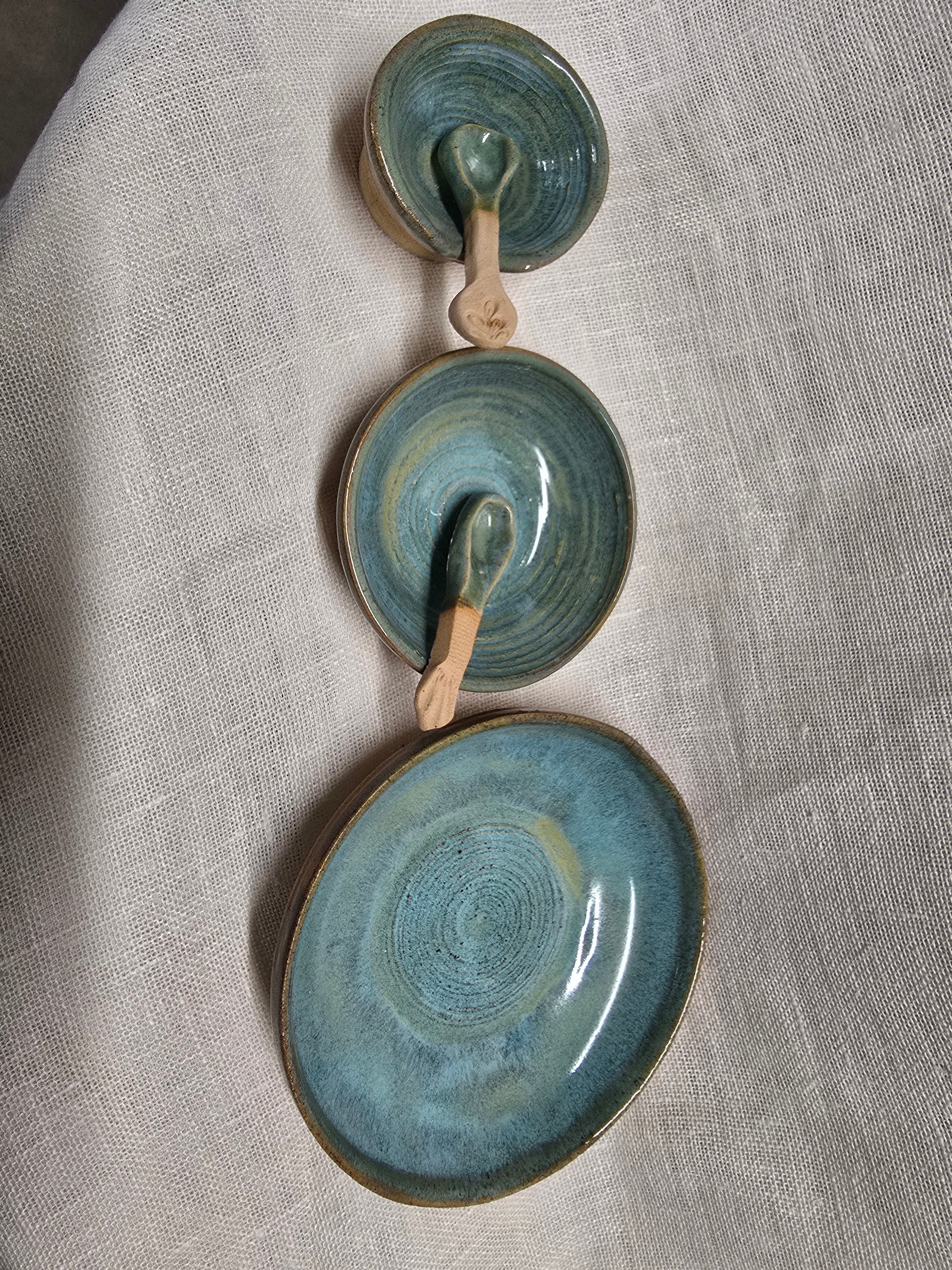 Condiment set with spoons