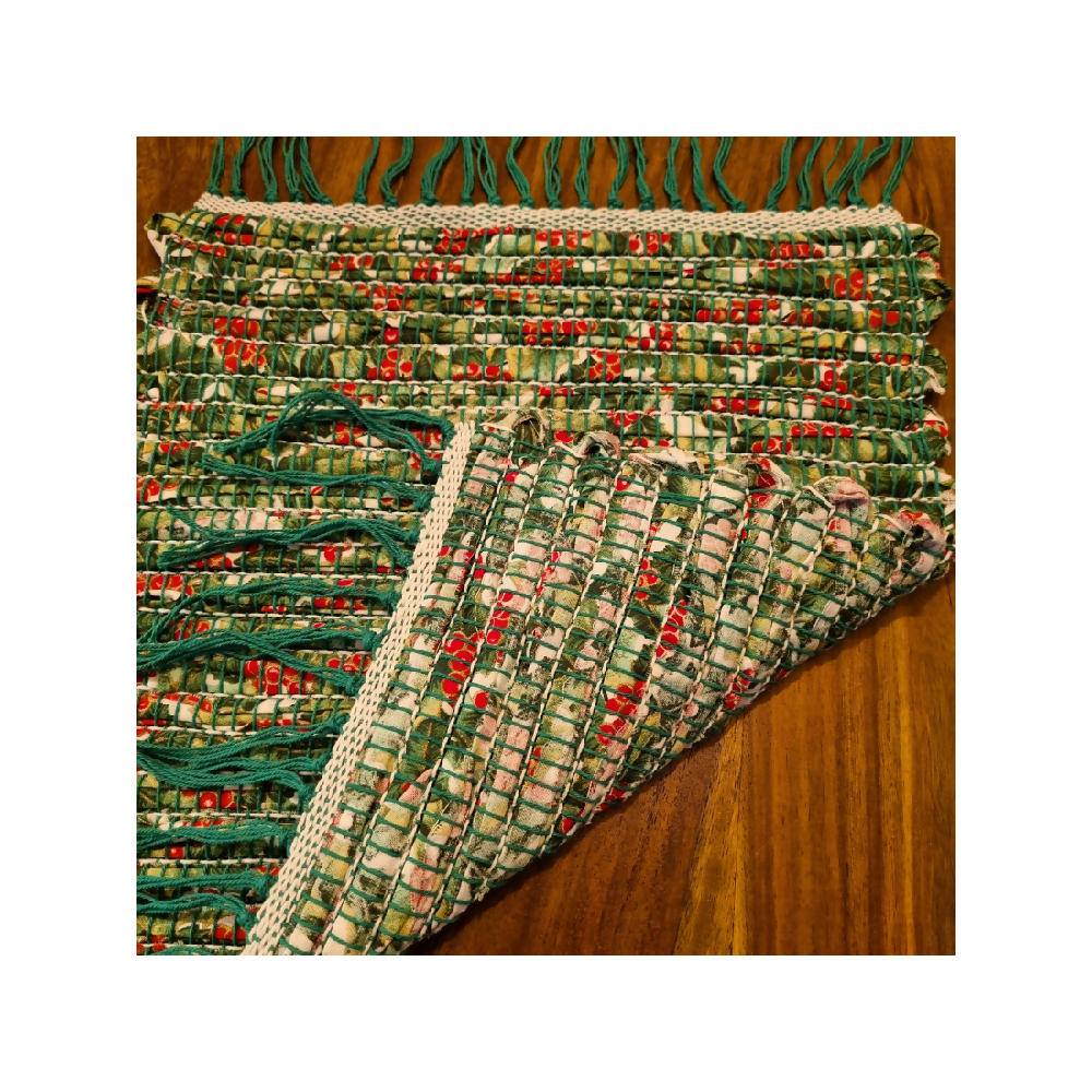 Handwoven placemats 100% cotton holly set of 4 Christmas decor