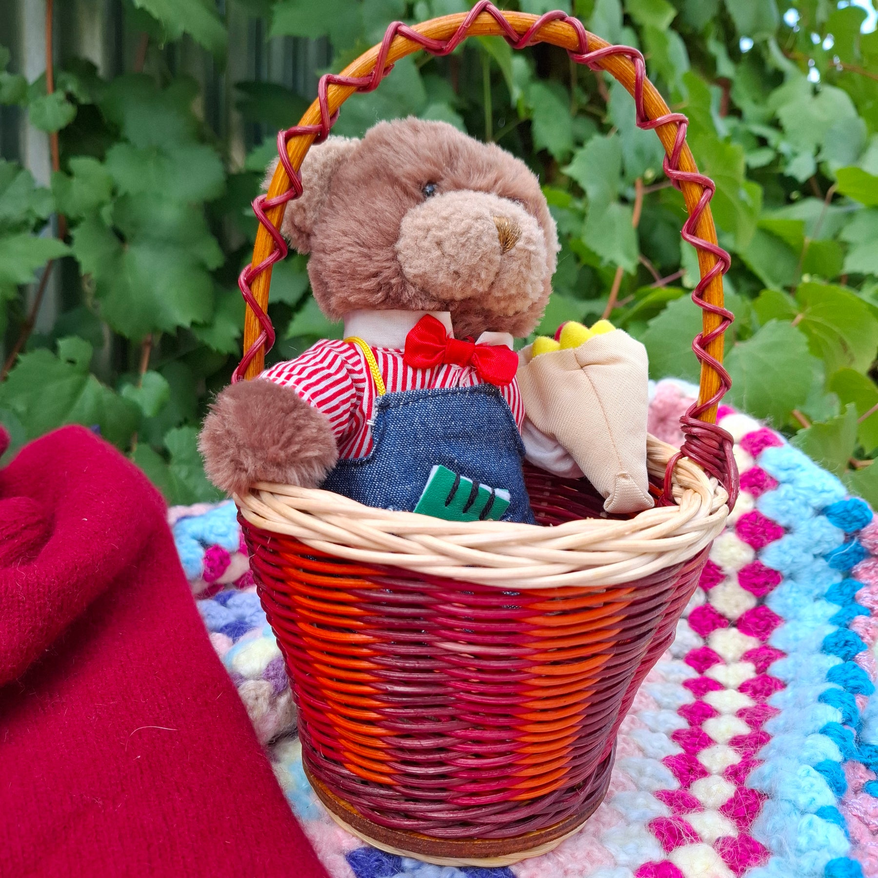Basket children toys play gifts entertainment birthday easter