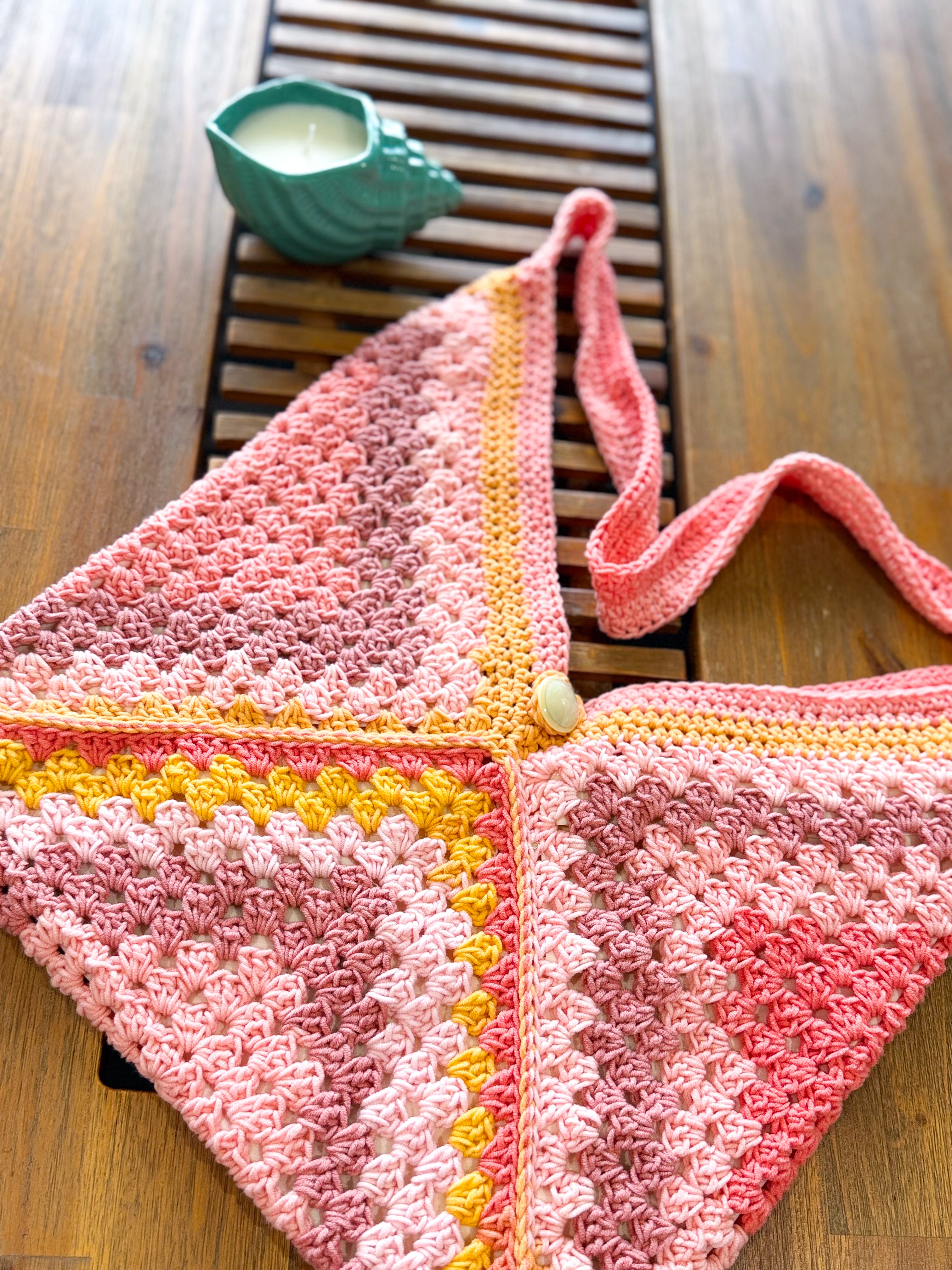 #083 Grannie Square Triangle Bag