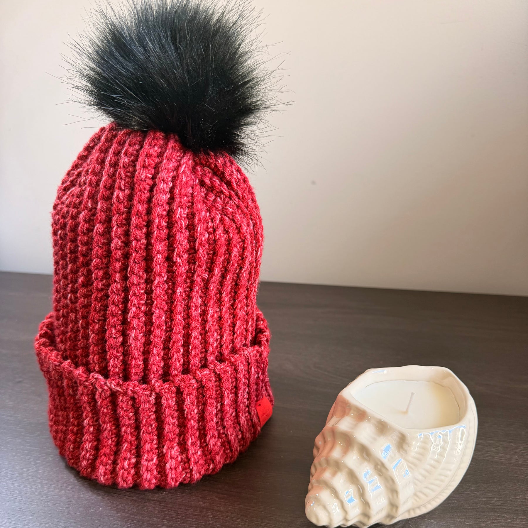 #116 Adult Beanie with faux fur bobble