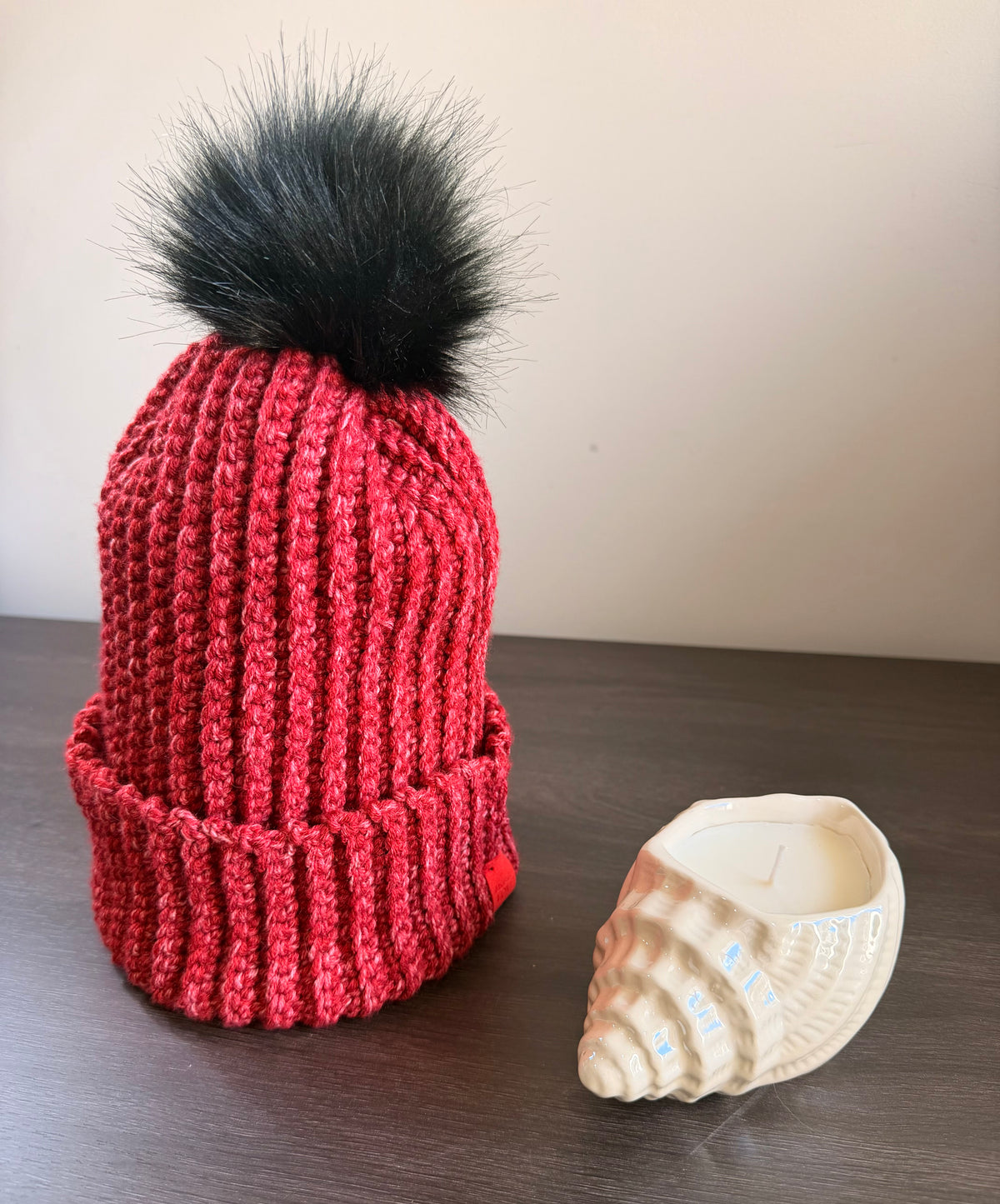 #116 Adult Beanie with faux fur bobble