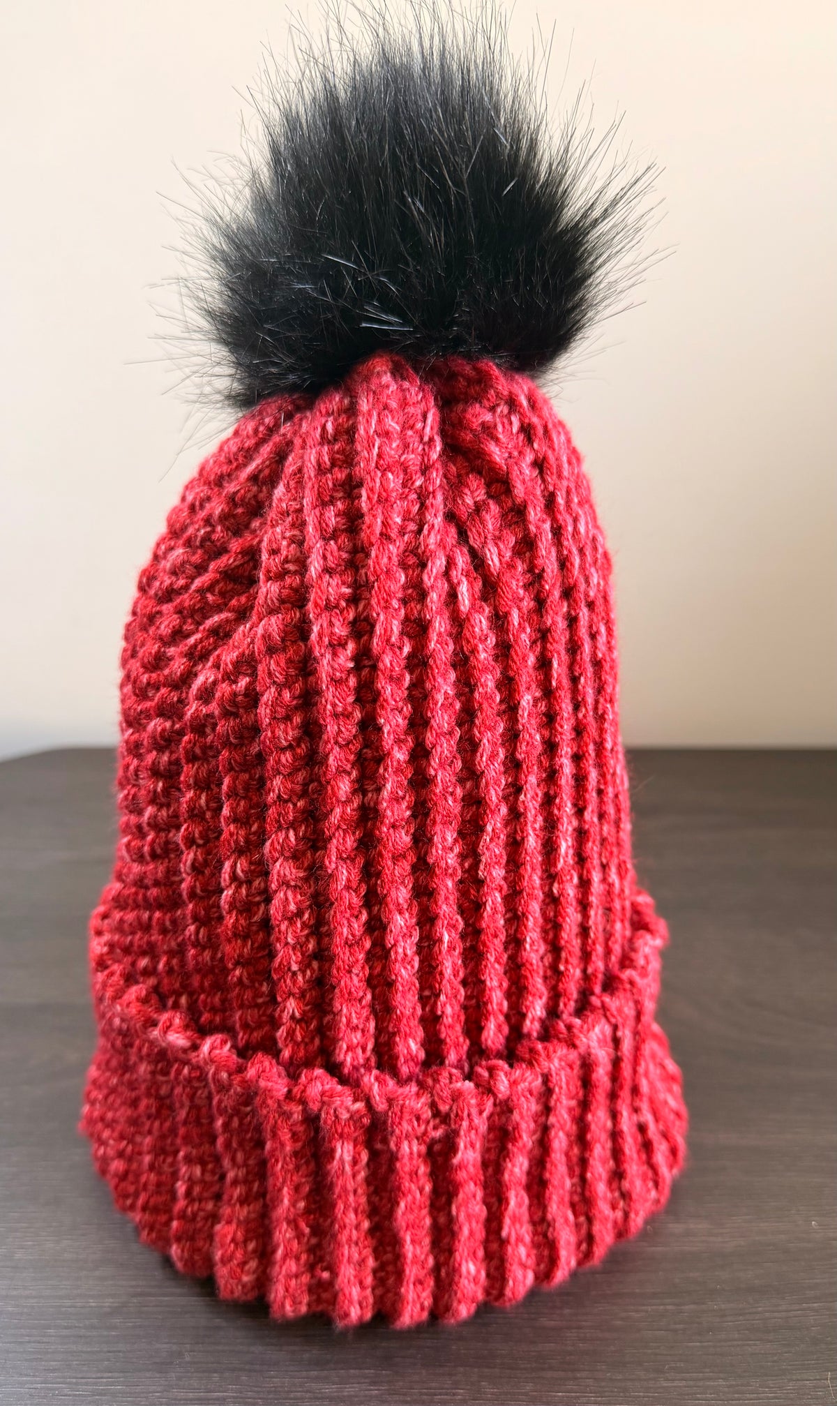 #116 Adult Beanie with faux fur bobble