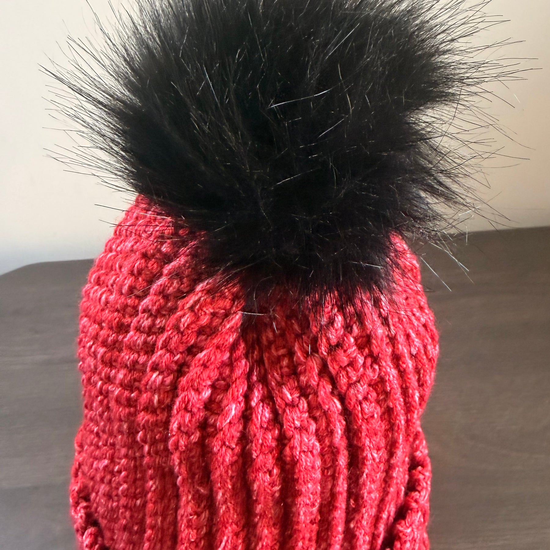 #116 Adult Beanie with faux fur bobble
