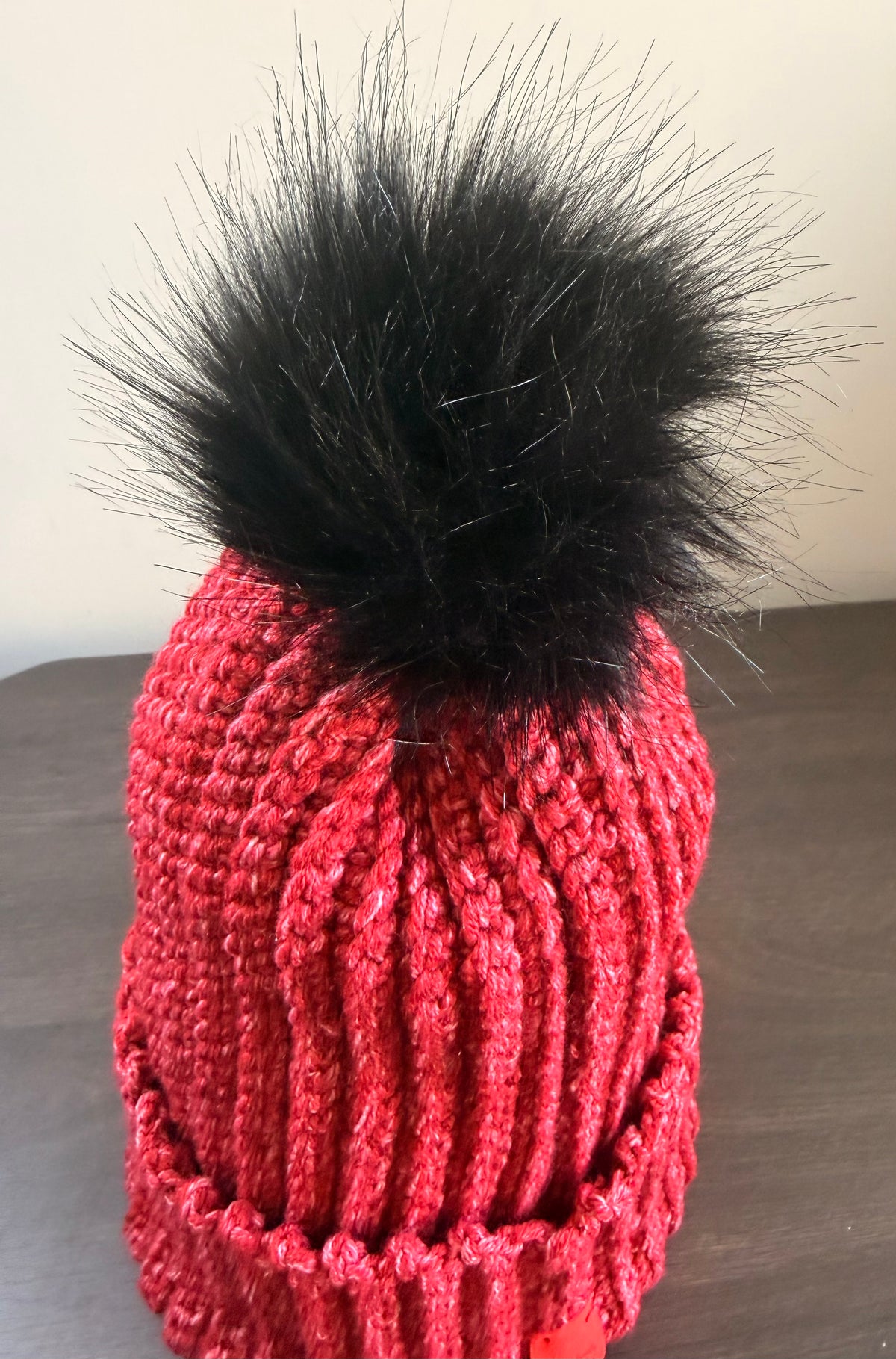#116 Adult Beanie with faux fur bobble