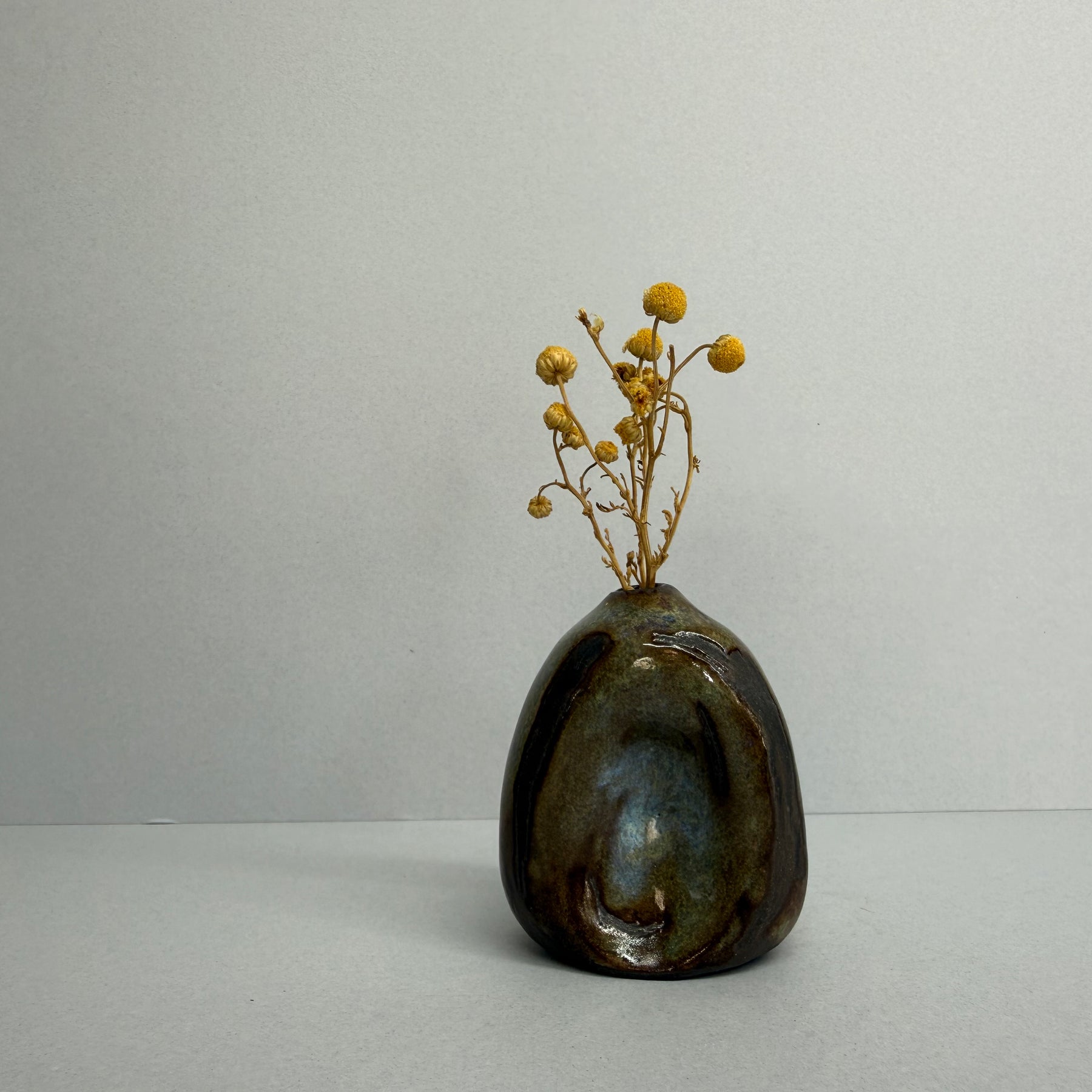 Tiny Dimple Vase