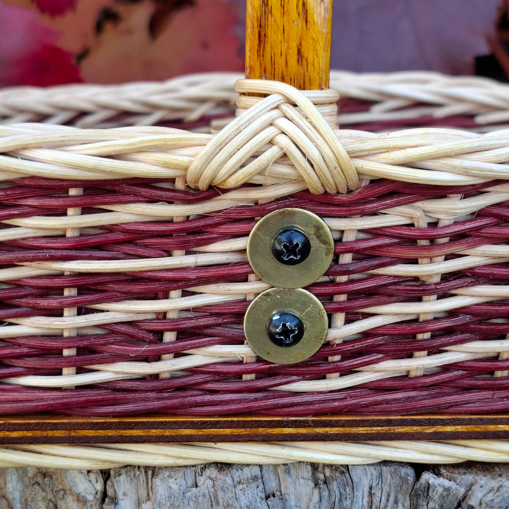Small rectangular brown and natural basket.