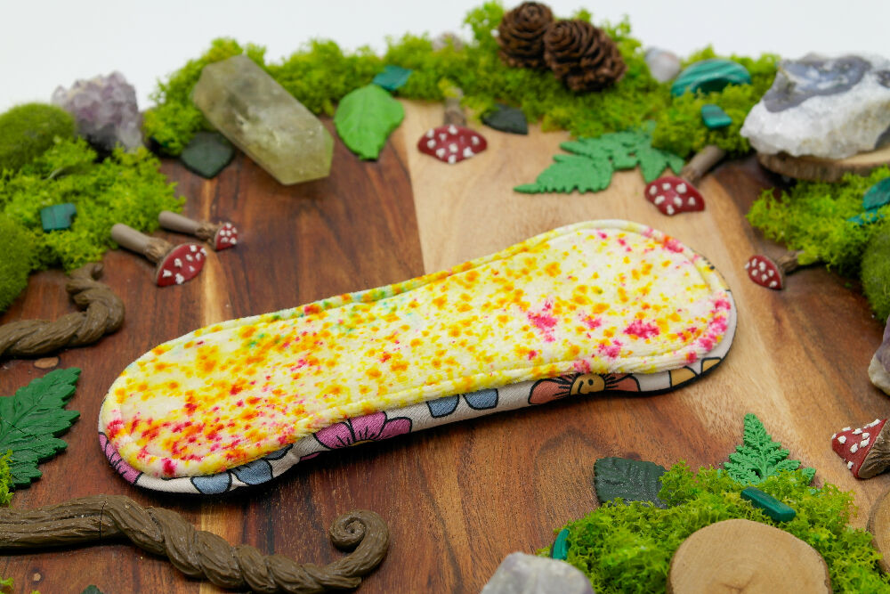 dig the flow reusables reusable cloth pad australian handmade yellow confetti soft bamboo velour colourful happy daisies unique one-of-a-kind versodile moonrise menstrual health