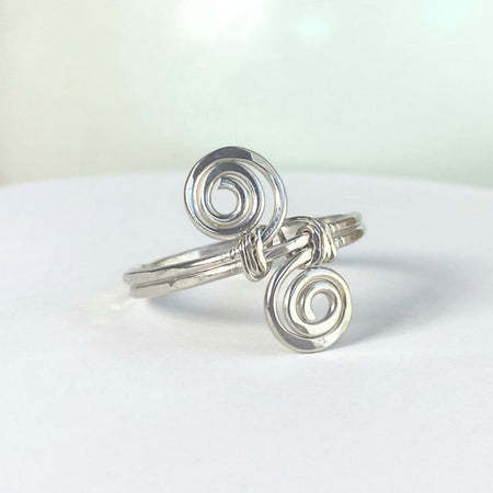 Figure-8 spirals ring | Sterling silver wire | Celtic-inspired jewellery
