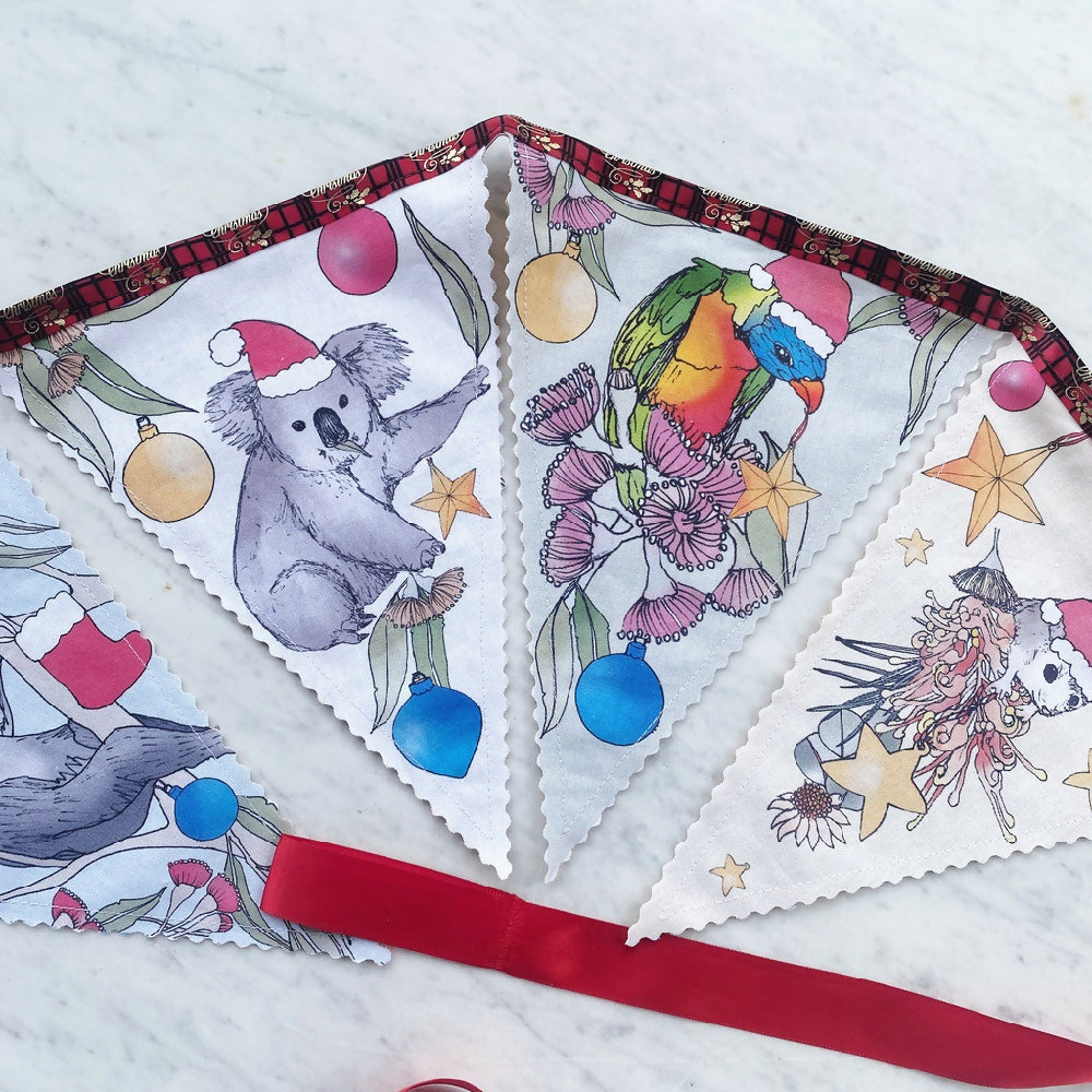 3Christmas bunting