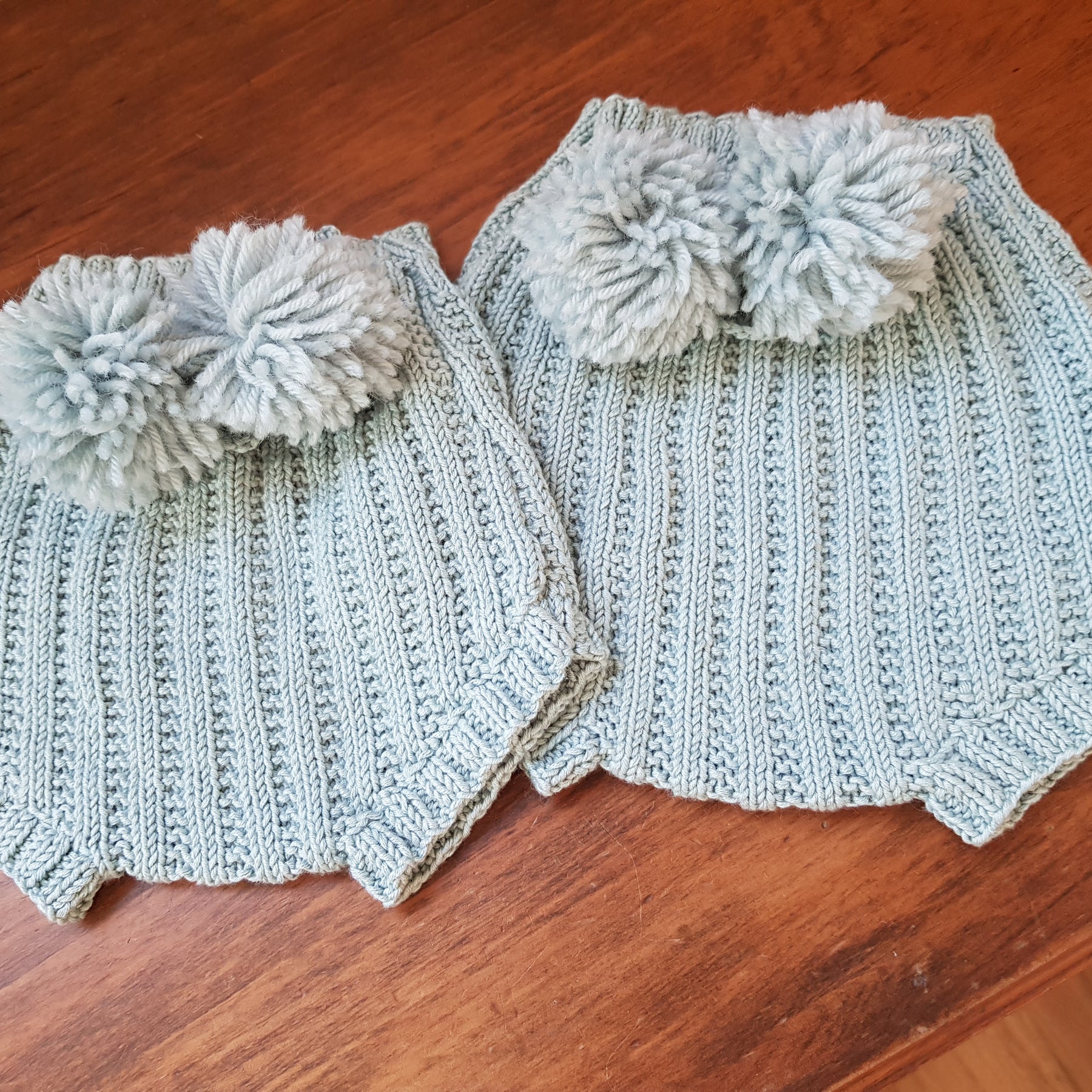 Baby Bloomers Handknitted in 100% Natural Yarn. 6-12mths. Free p&p
