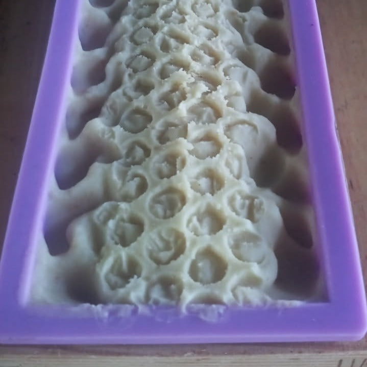 2 bars of Oat and Honey Cold Processed Soap 120g each. Ready mid April 2026