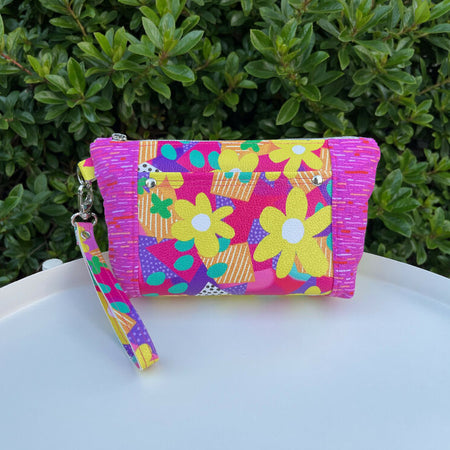 Norfolk Pouch - Daisy Dazzler with pink