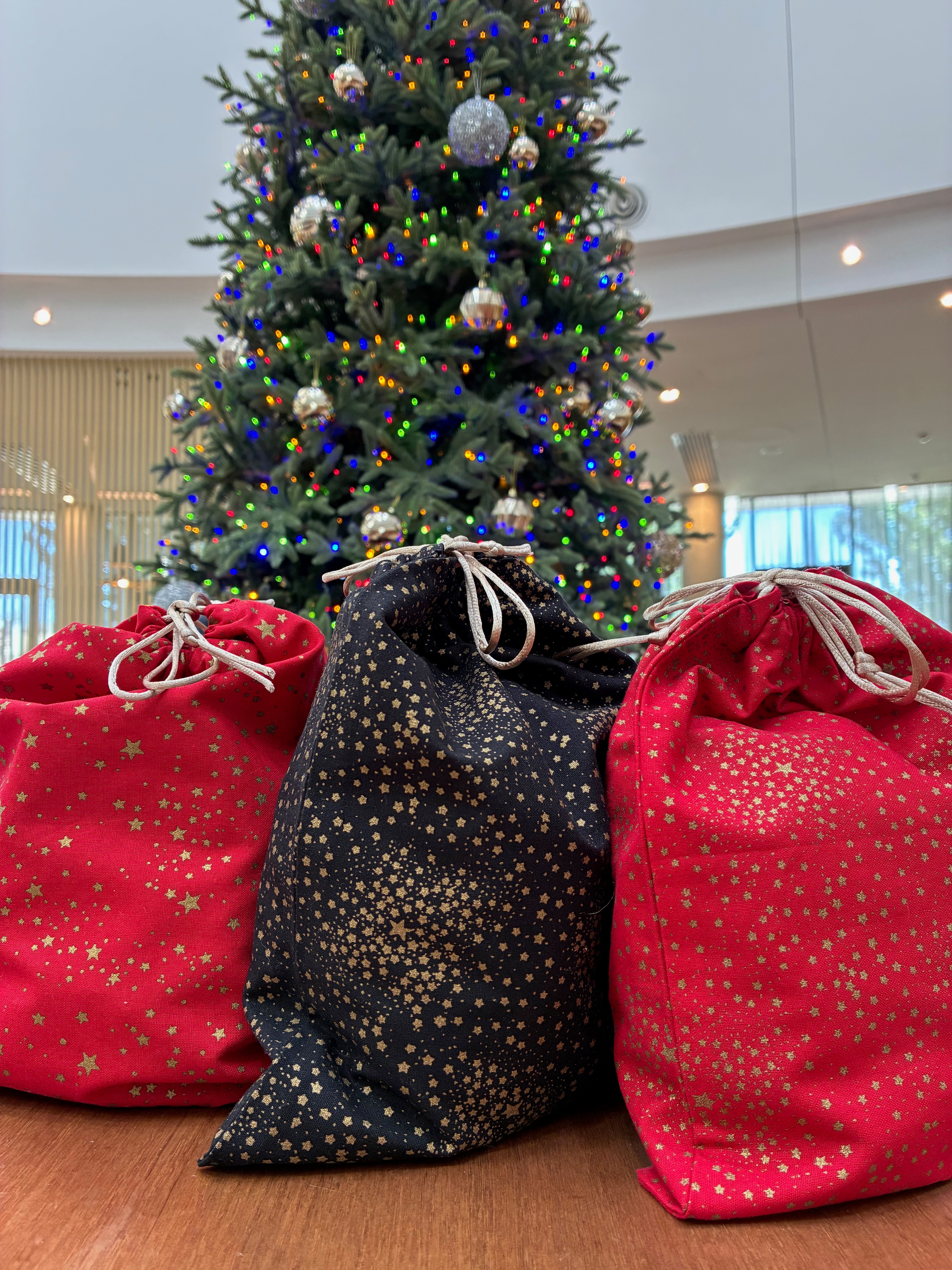 Handmade Fabric Christmas Gift Bags / reusable gift bags