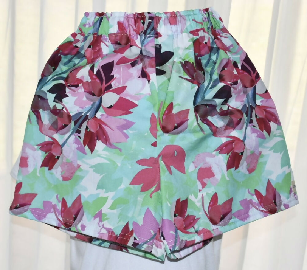 Cotton shorts, size 4, original fabric print