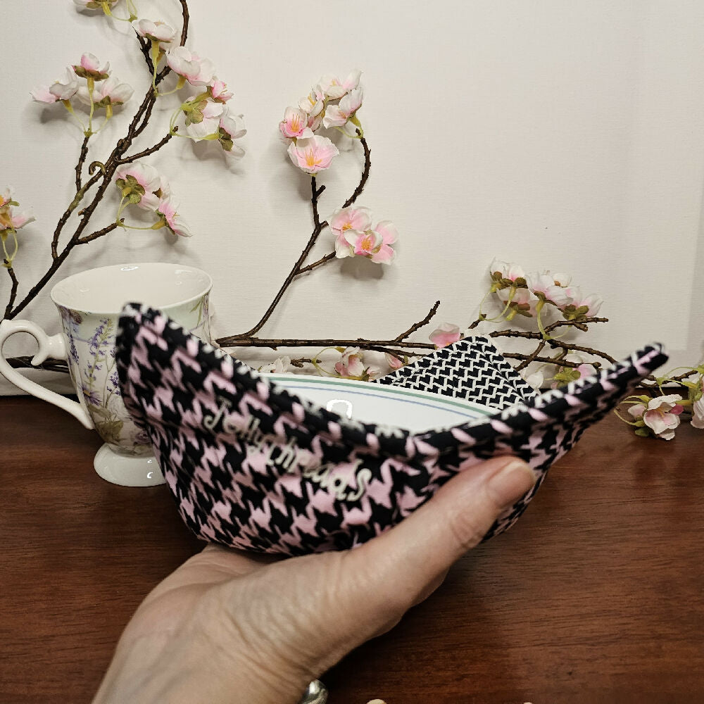 Hot / Cold Cozy Bowls - Pink, Black & White