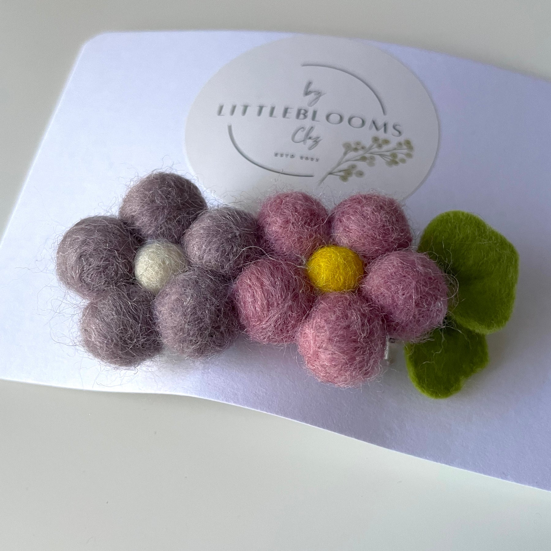 Pom Pom daisies barrette clip
