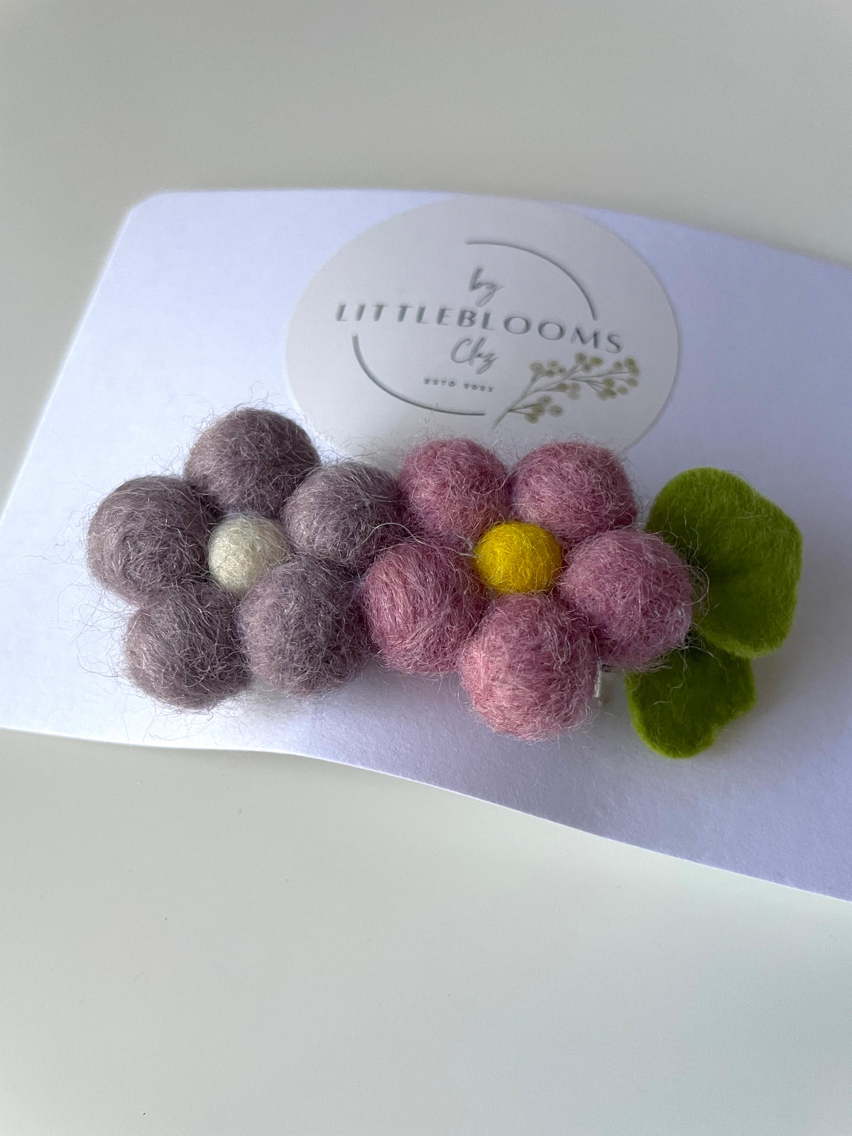 Pom Pom daisies barrette clip