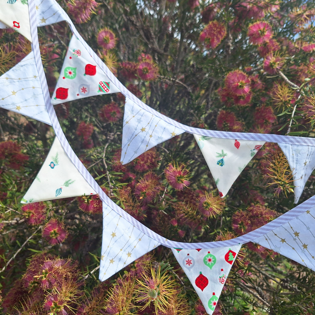 Handmade Christmas Bunting: Light and Bright