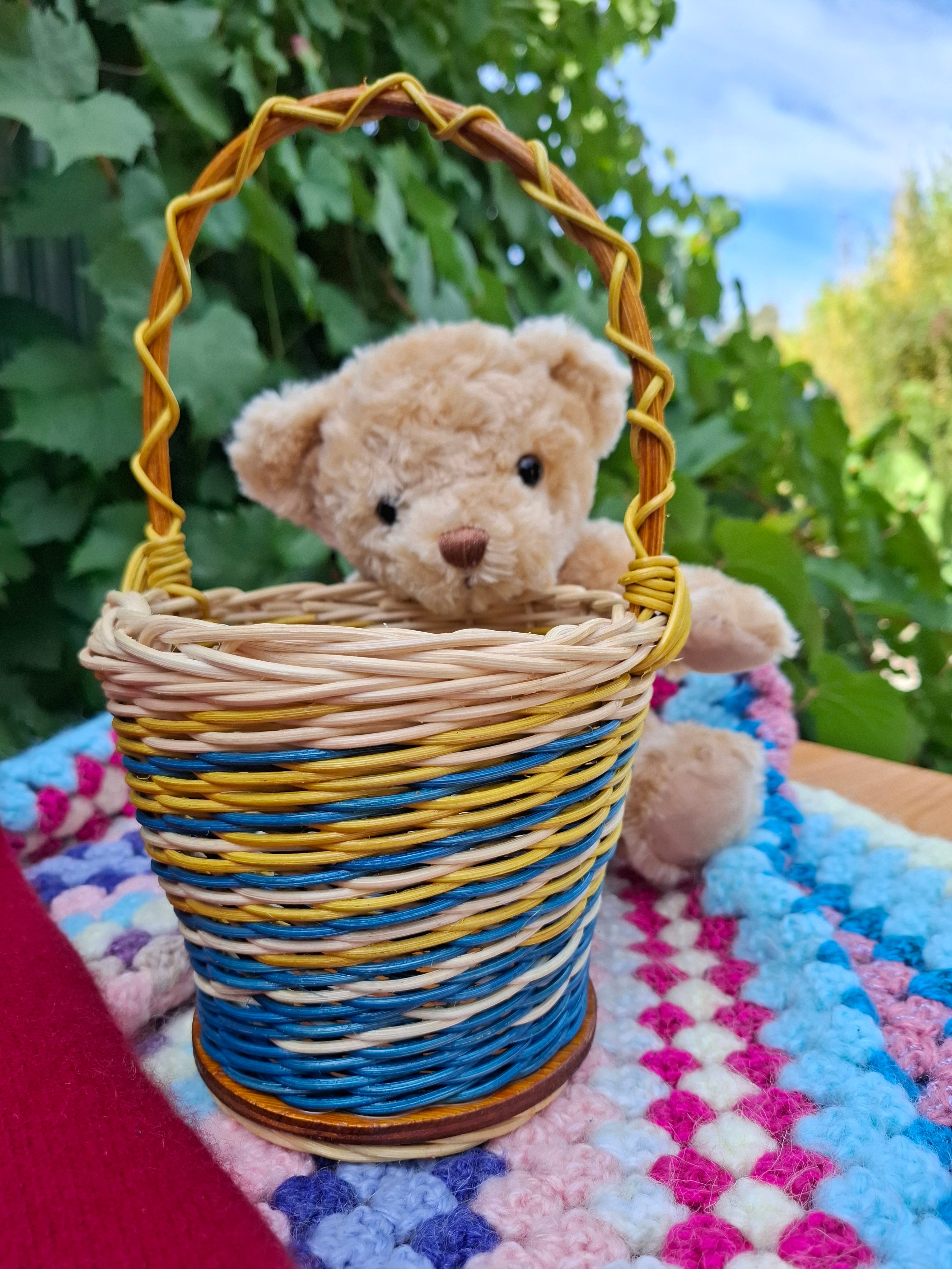 Basket children toys play gifts entertainment birthday easter