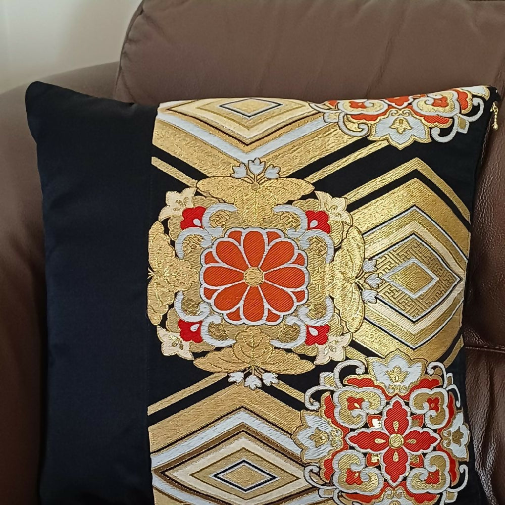 maru-ya_cushion cover_black gold orange 2