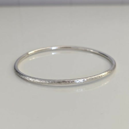 round hammered bangle