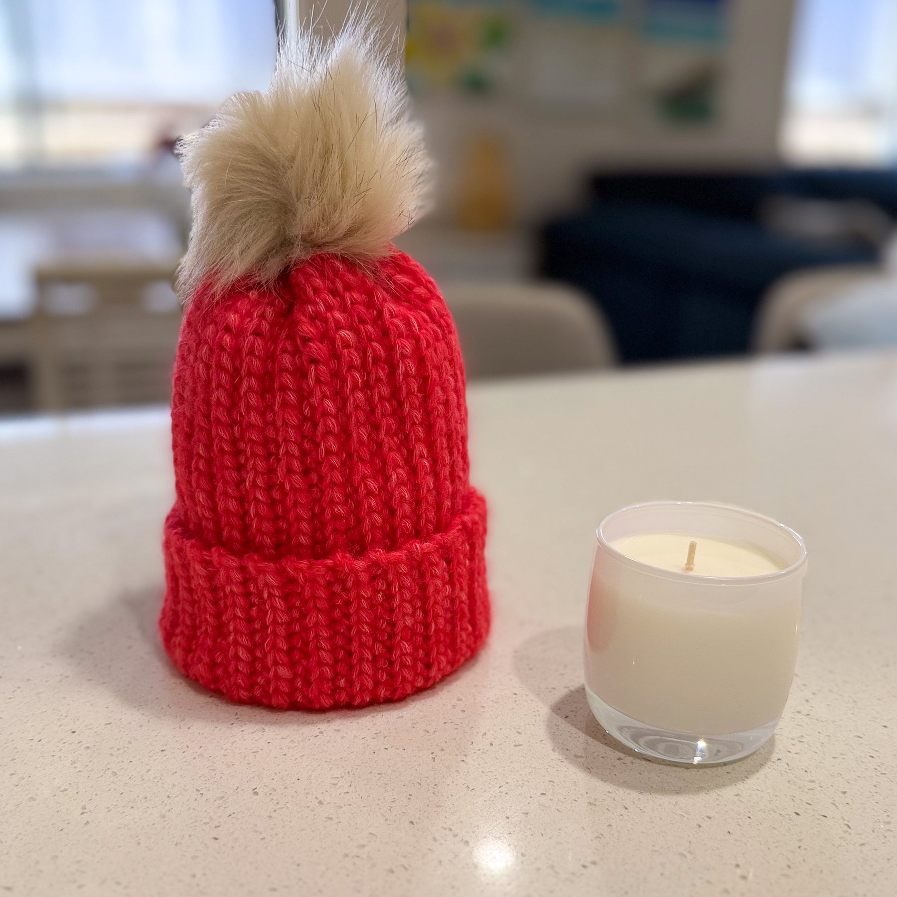 #096 Childrens Beanie with detachable Bobble