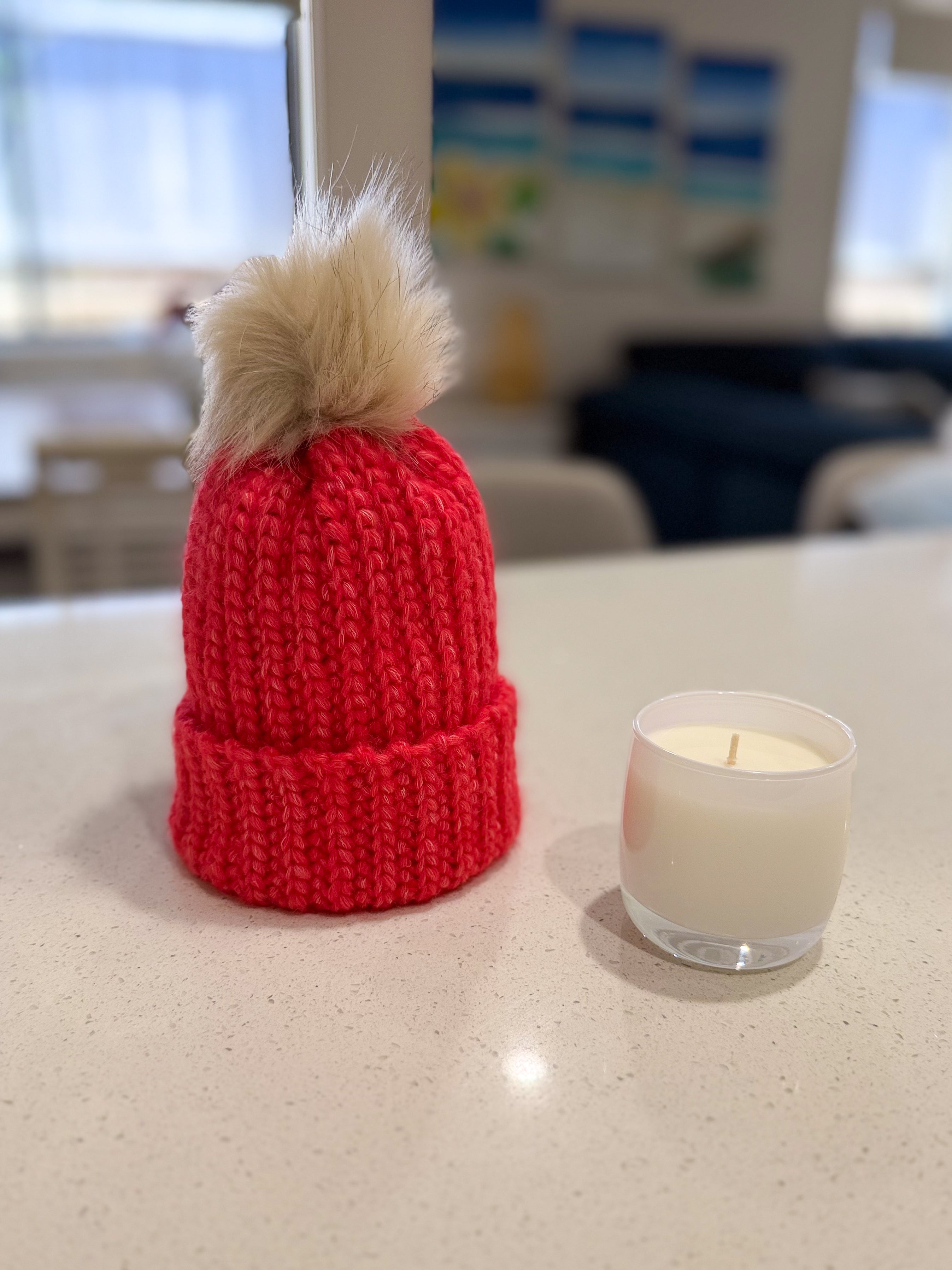 #096 Childrens Beanie with detachable Bobble
