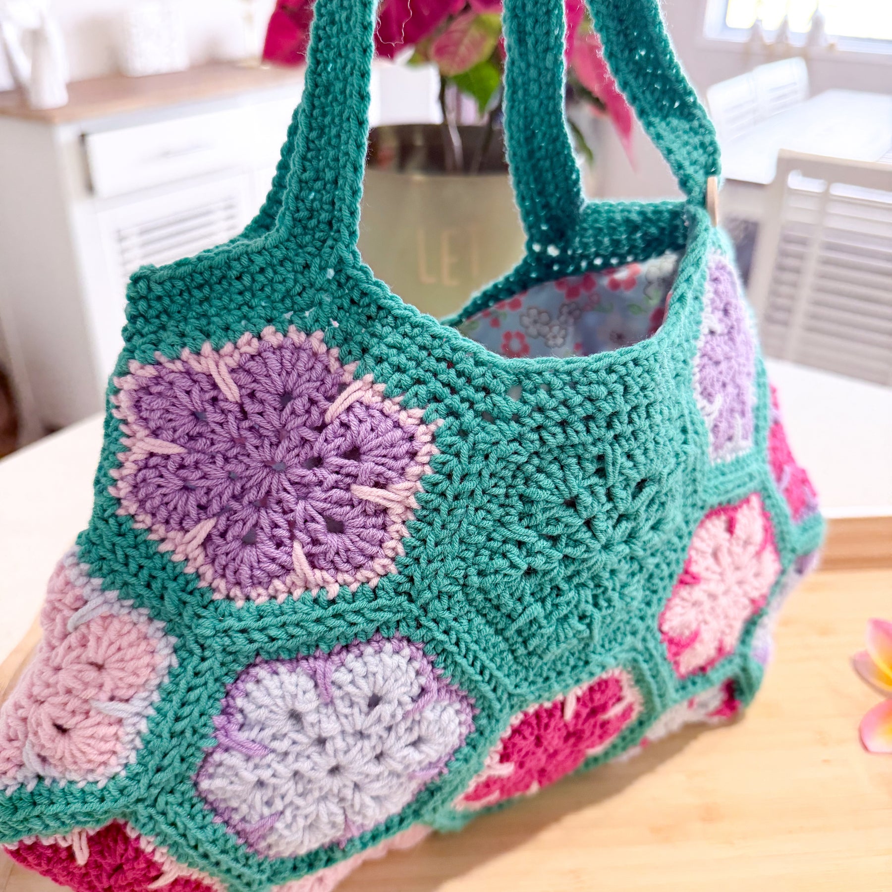 #066 African Violet Bag fully lined with Pocket