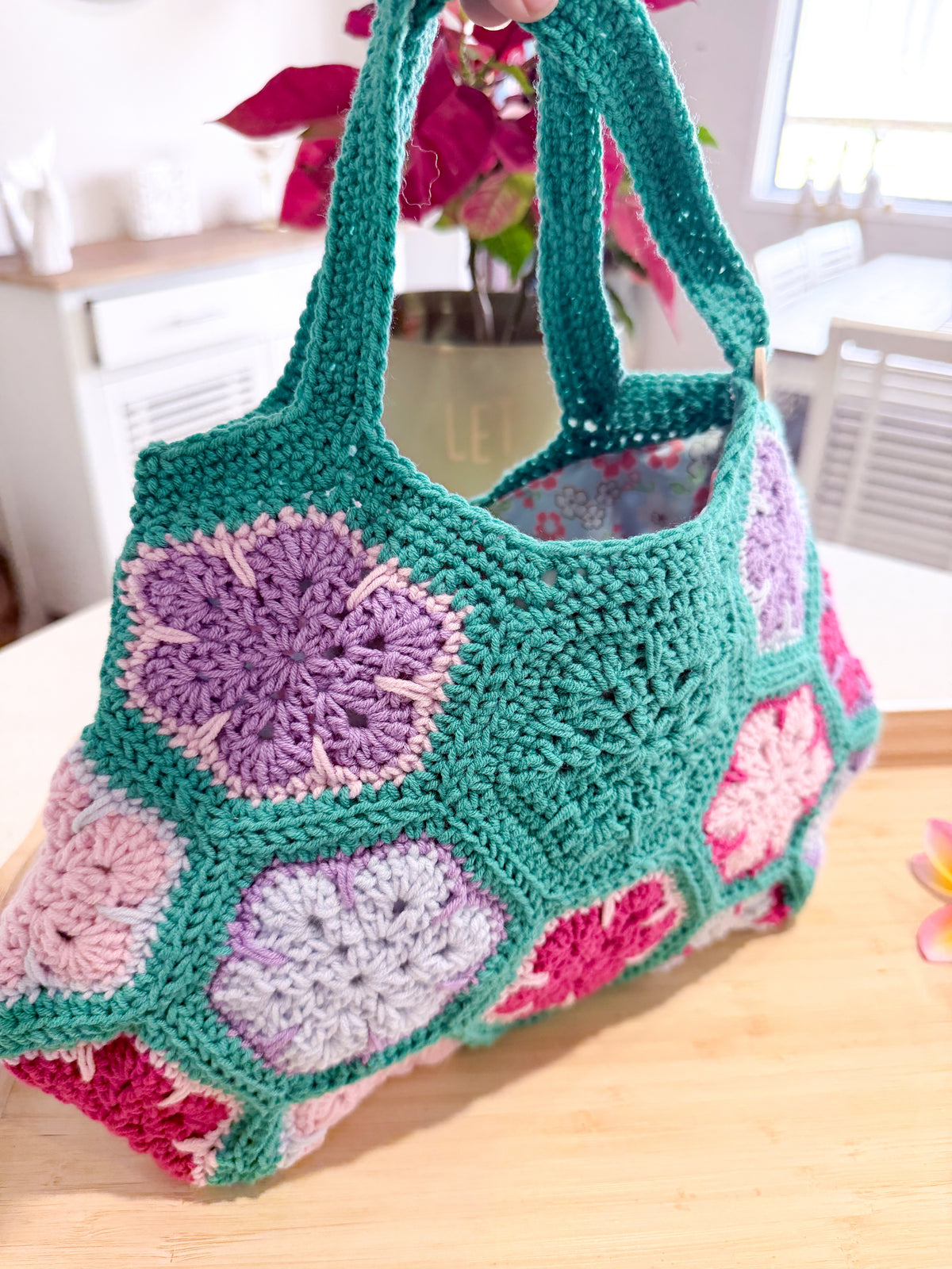 #066 African Violet Bag fully lined with Pocket