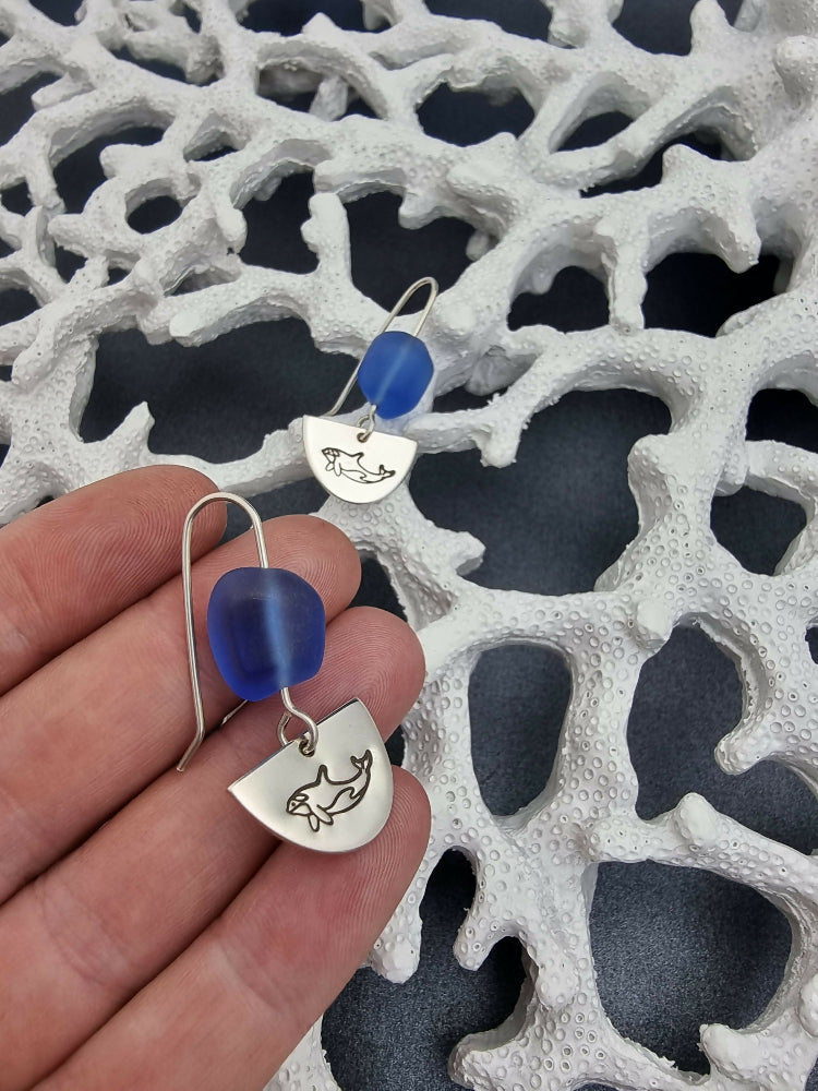 UNDER THE SEA – Orca sea glass earrings