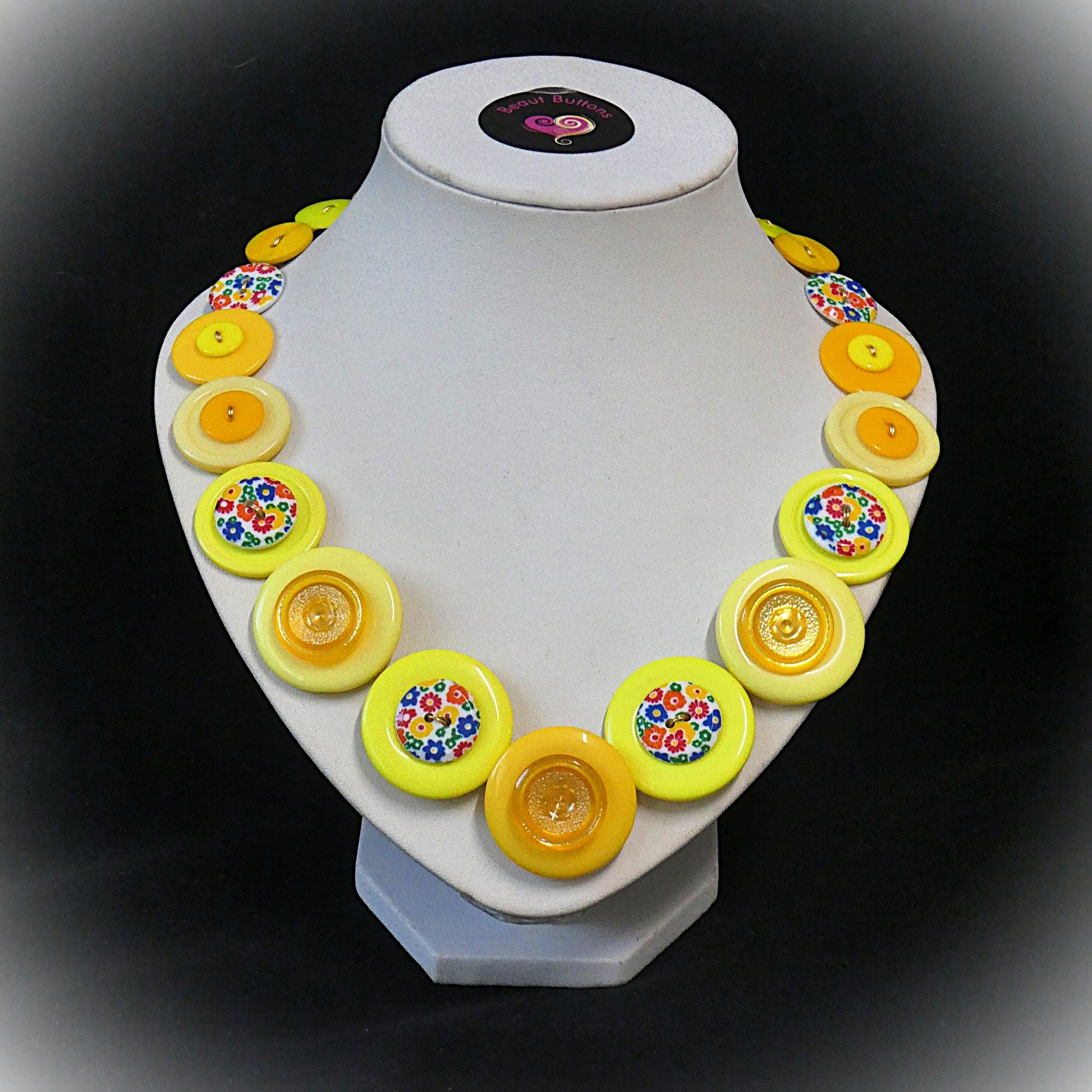Button necklace - Floral Fantasy