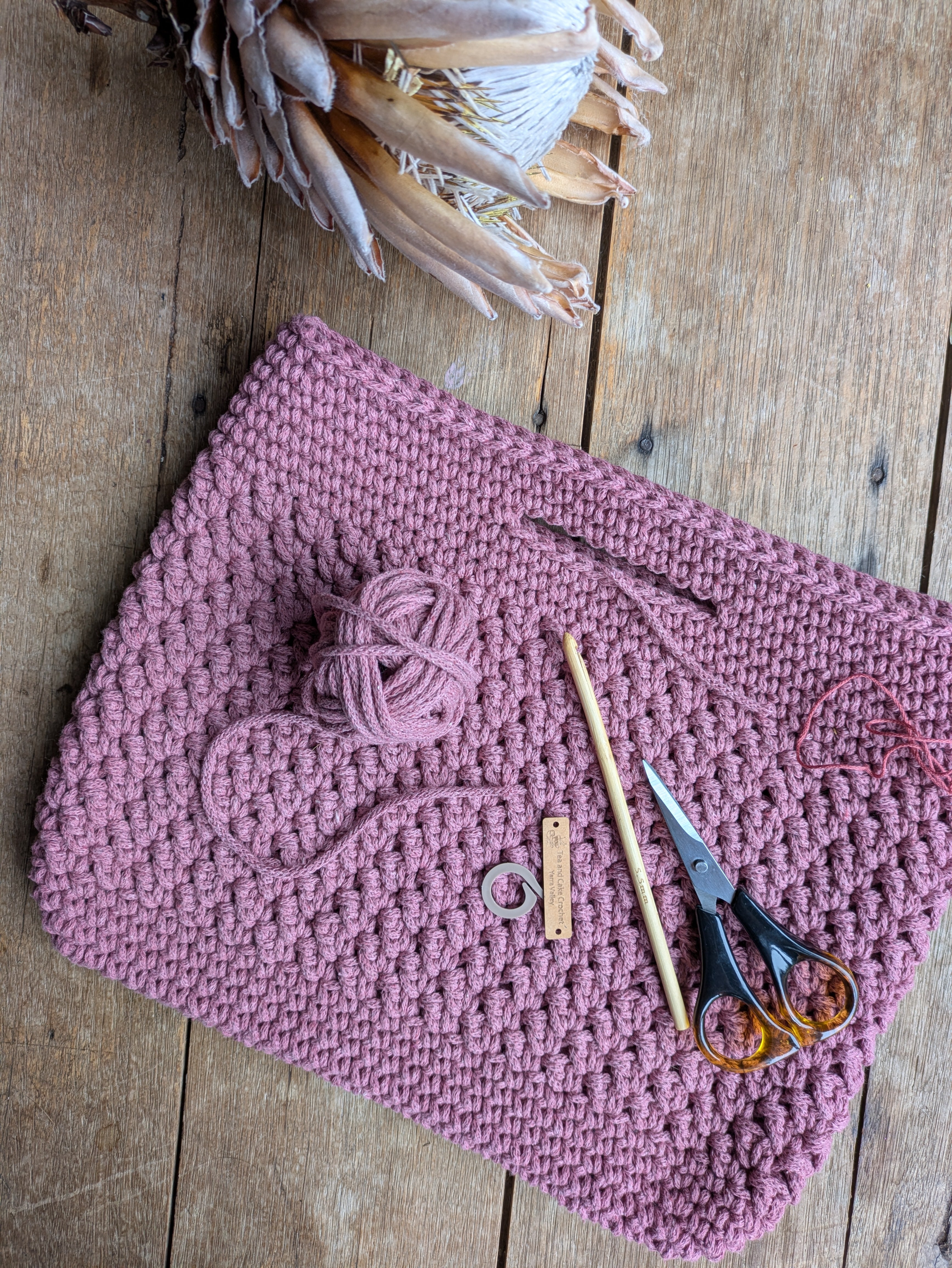 The Yarra Bag, Handmade Crochet Everyday Handbag in Dusty Pink