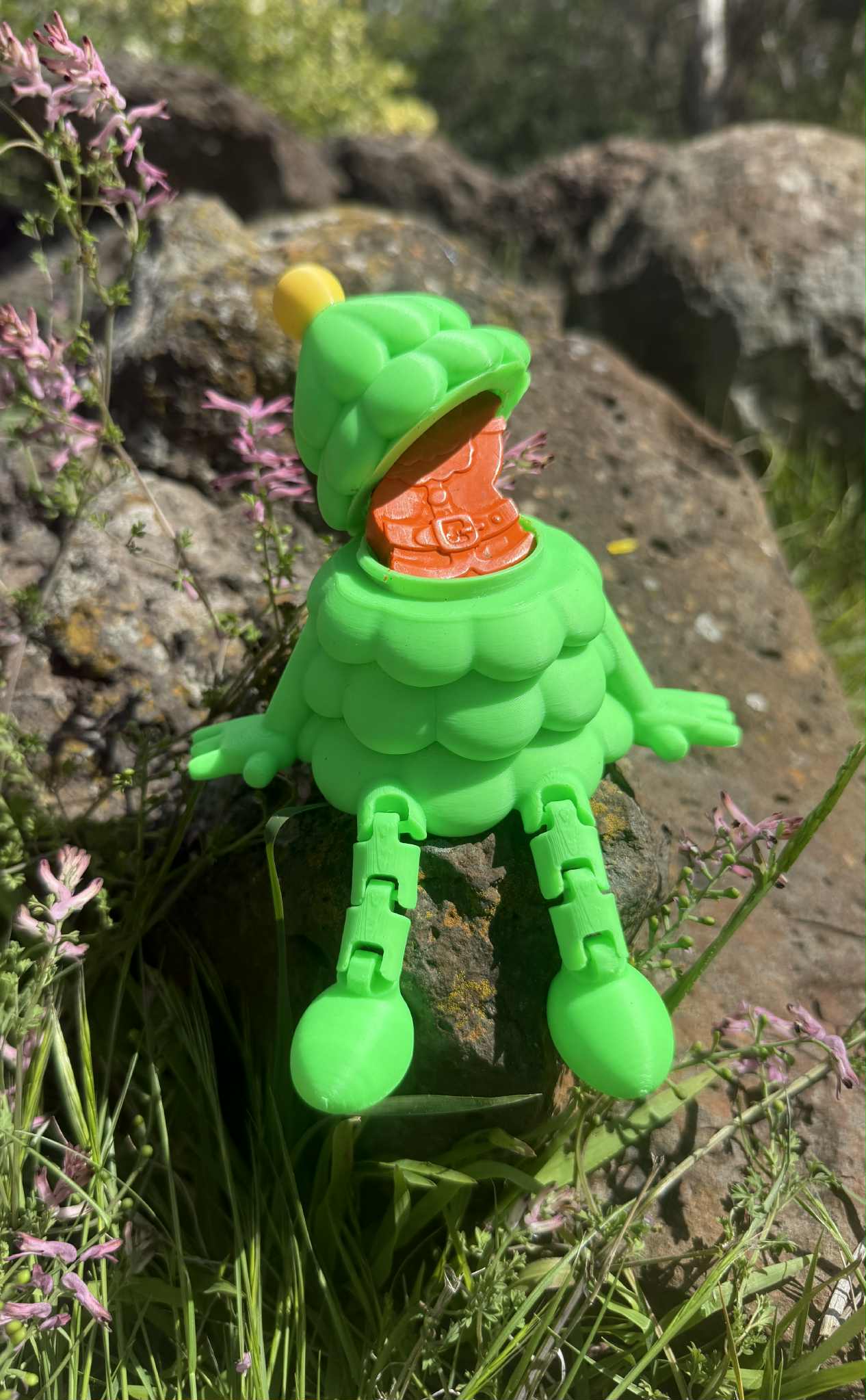 3D Printed Christmas Tree with 3 Christmas Crayons Inside