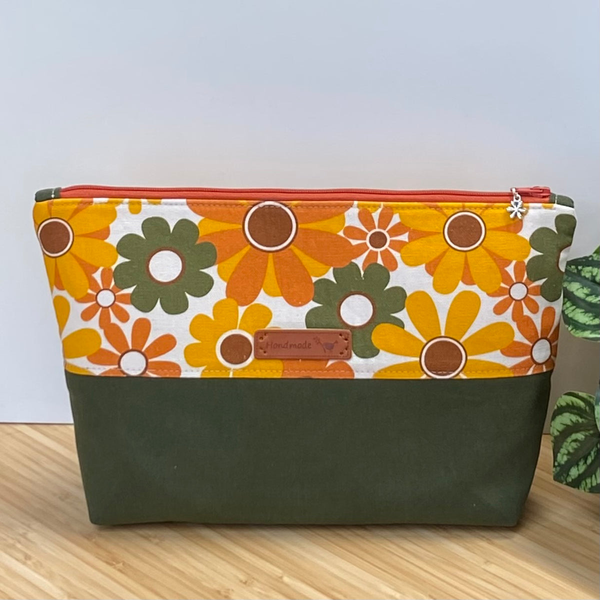 Retro Two-Tone Zipper Pouch - Flower Power - Green