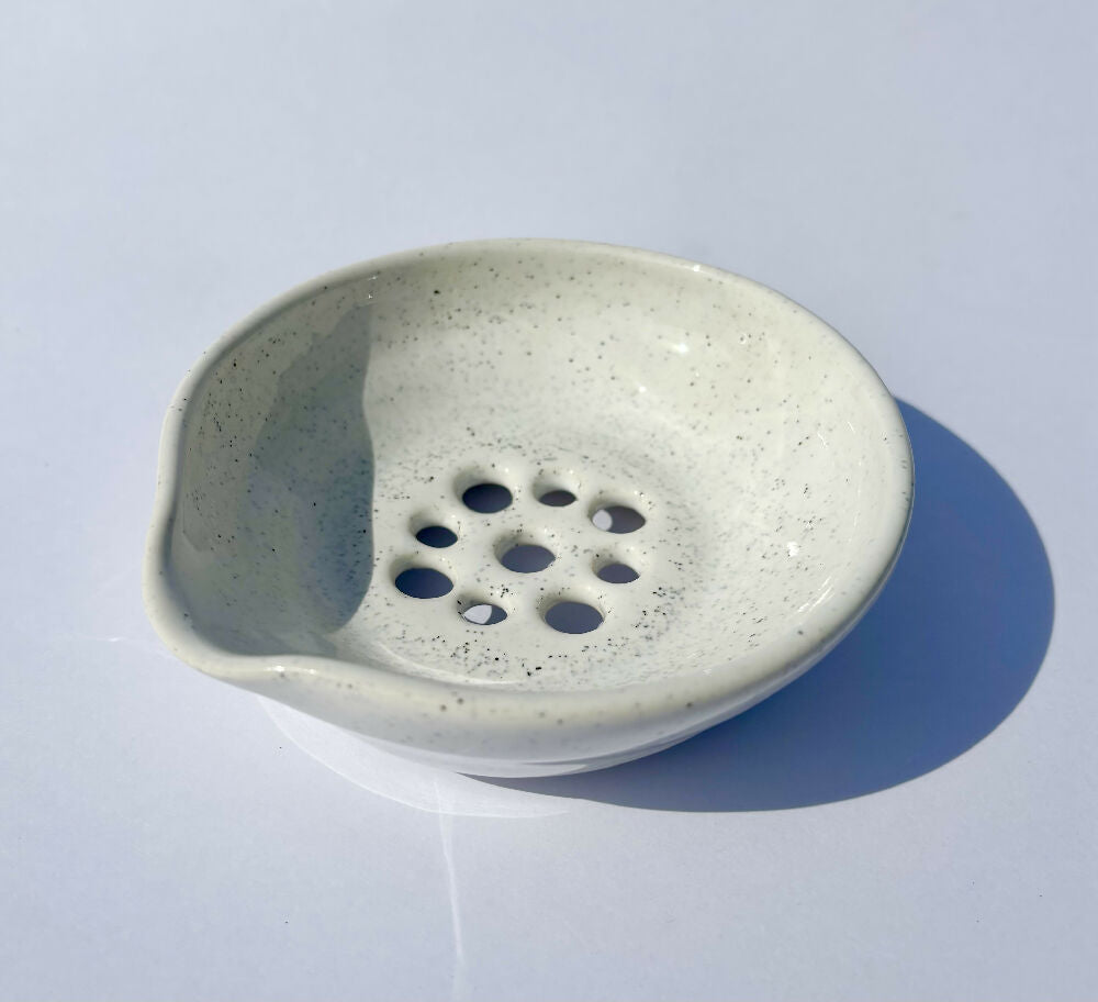 Egg Separator Whie with speckles 2