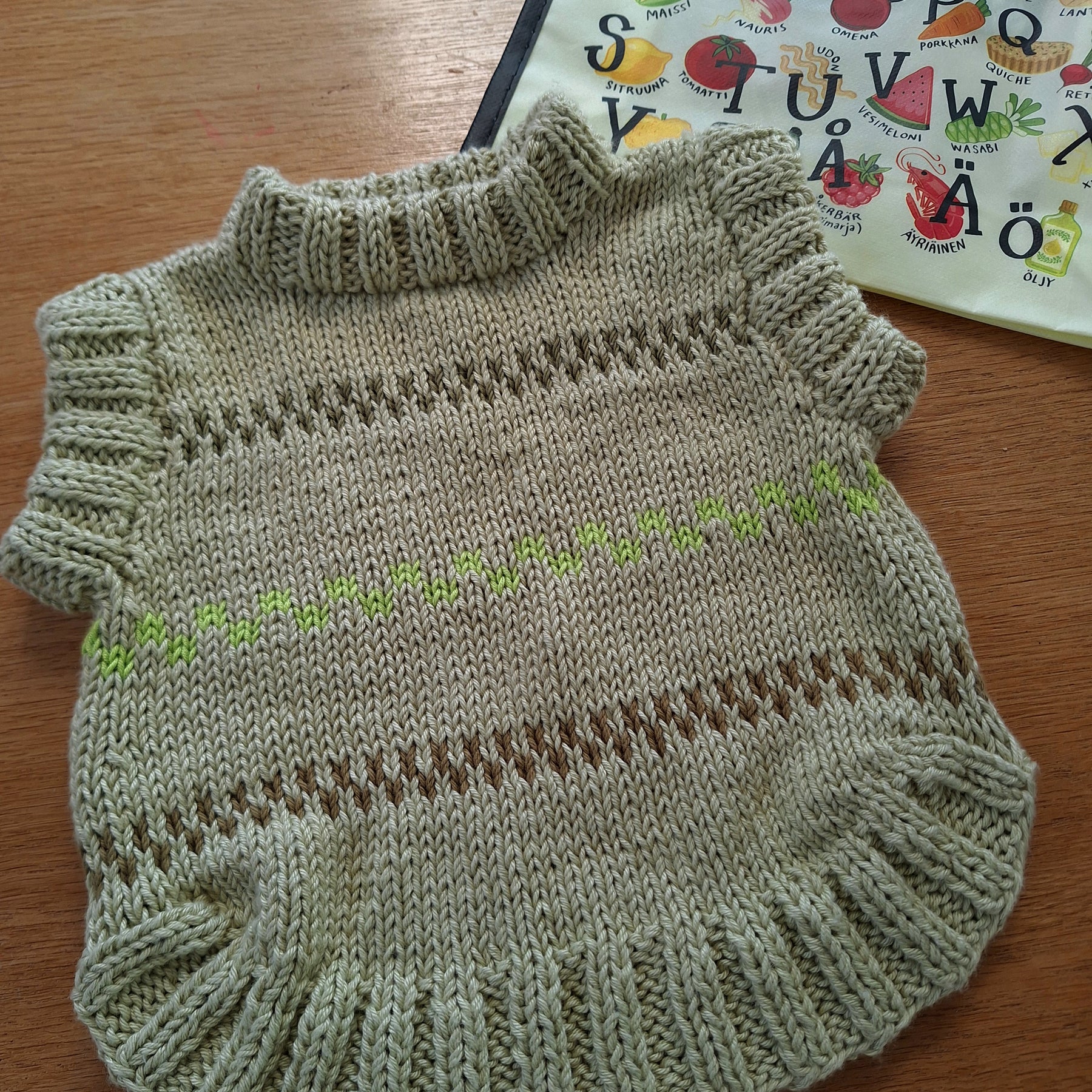 'Pippi Poncho' handknitted Baby Vest 6-12 mths 'Sprout' green