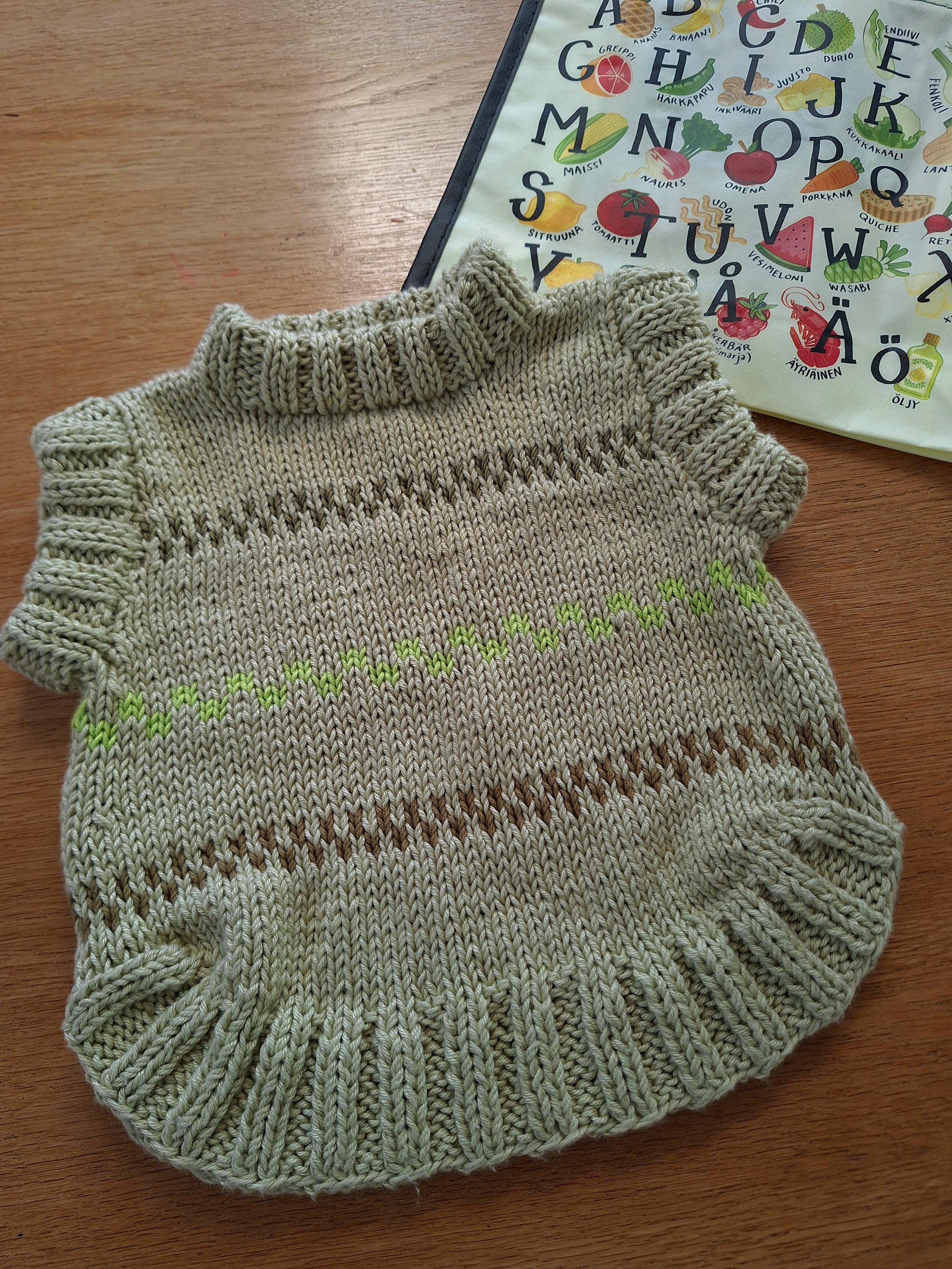 'Pippi Poncho' handknitted Baby Vest 6-12 mths 'Sprout' green
