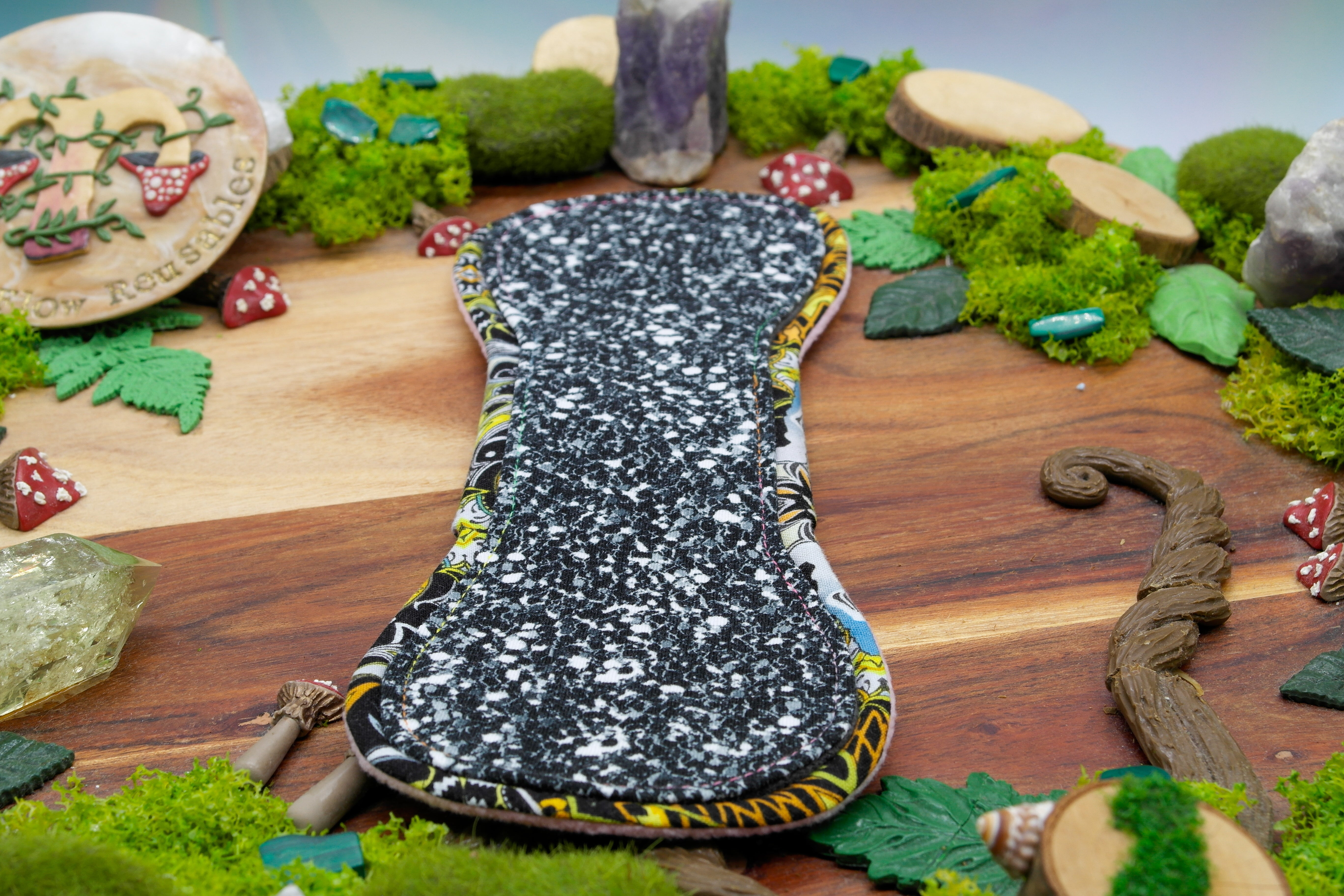 mindfully made Reusable cloth pad 10" Moderate (Flutter) - altered consciousness