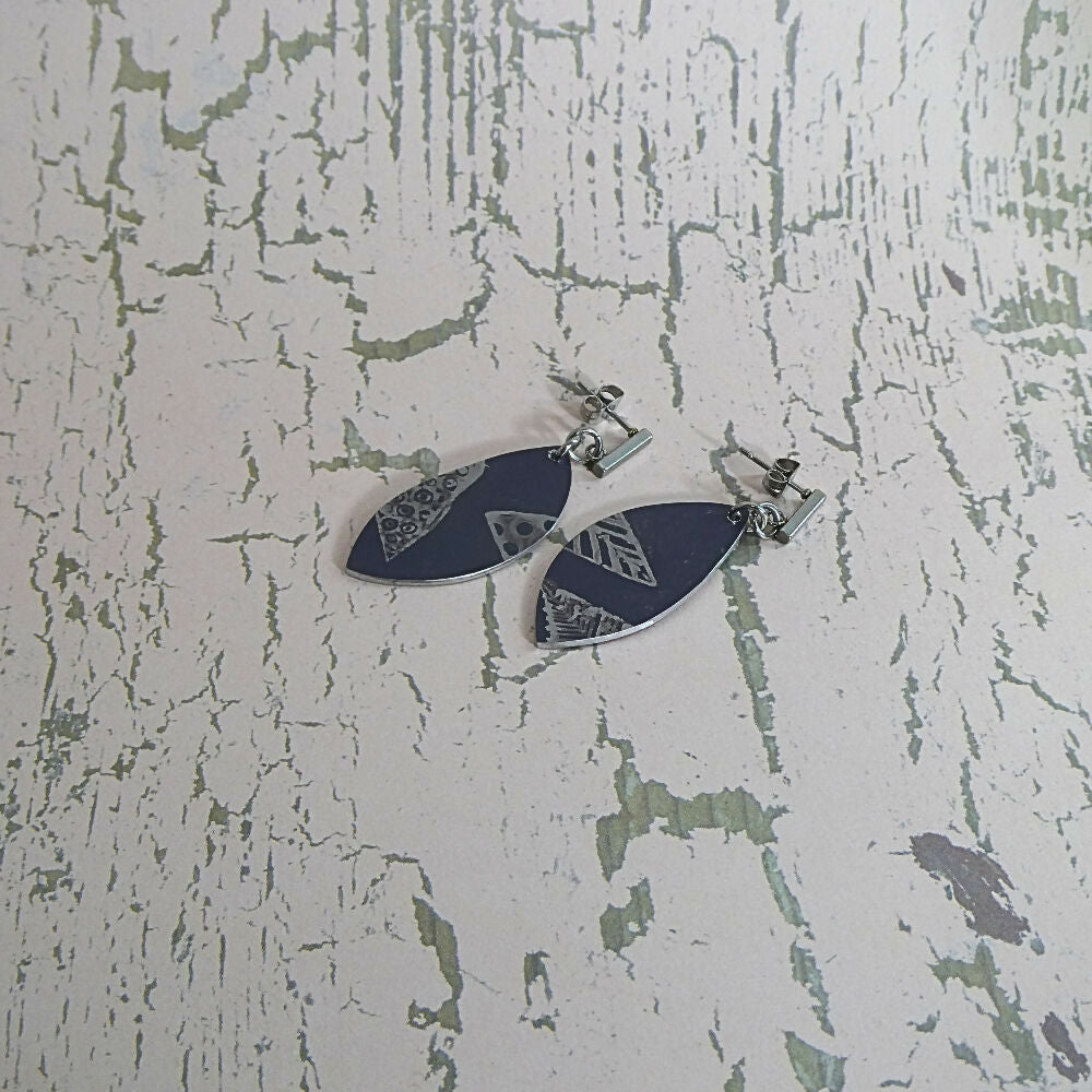 Aluminium-earrings-showcase-A143