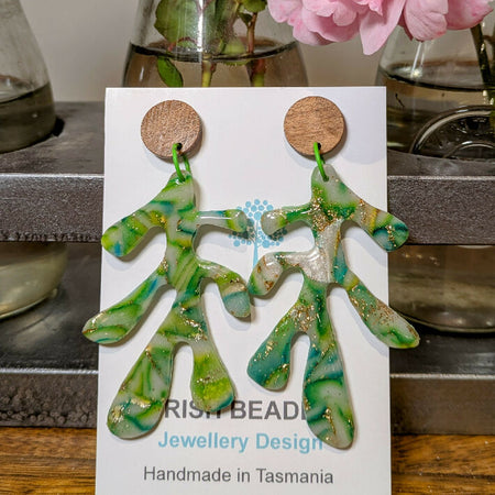 Organic coral shape green and gold earrings