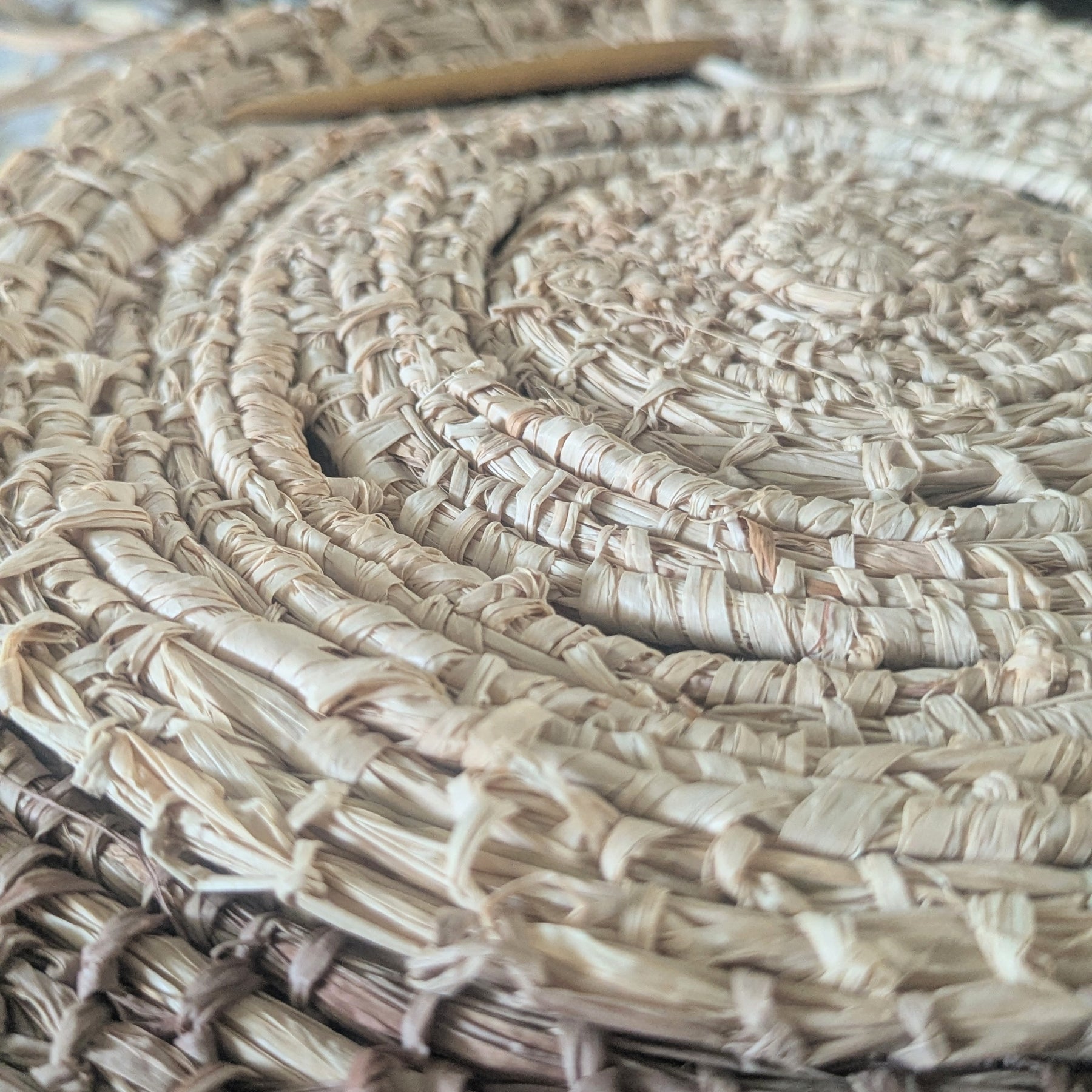 Natural Palm Raffia Basket - Tray Trivet - Protective Tableware