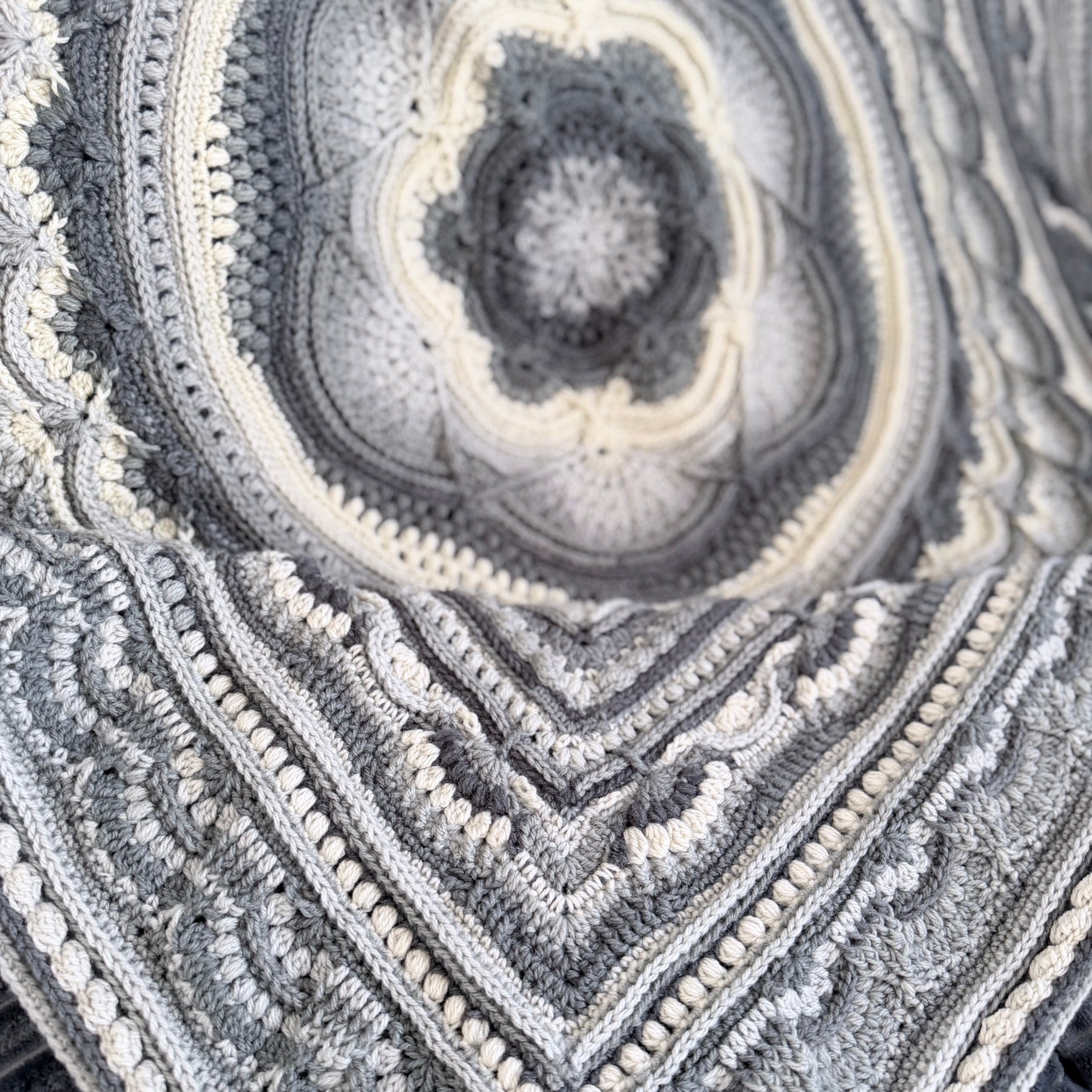 #099-Large Blanket / Throw Rug