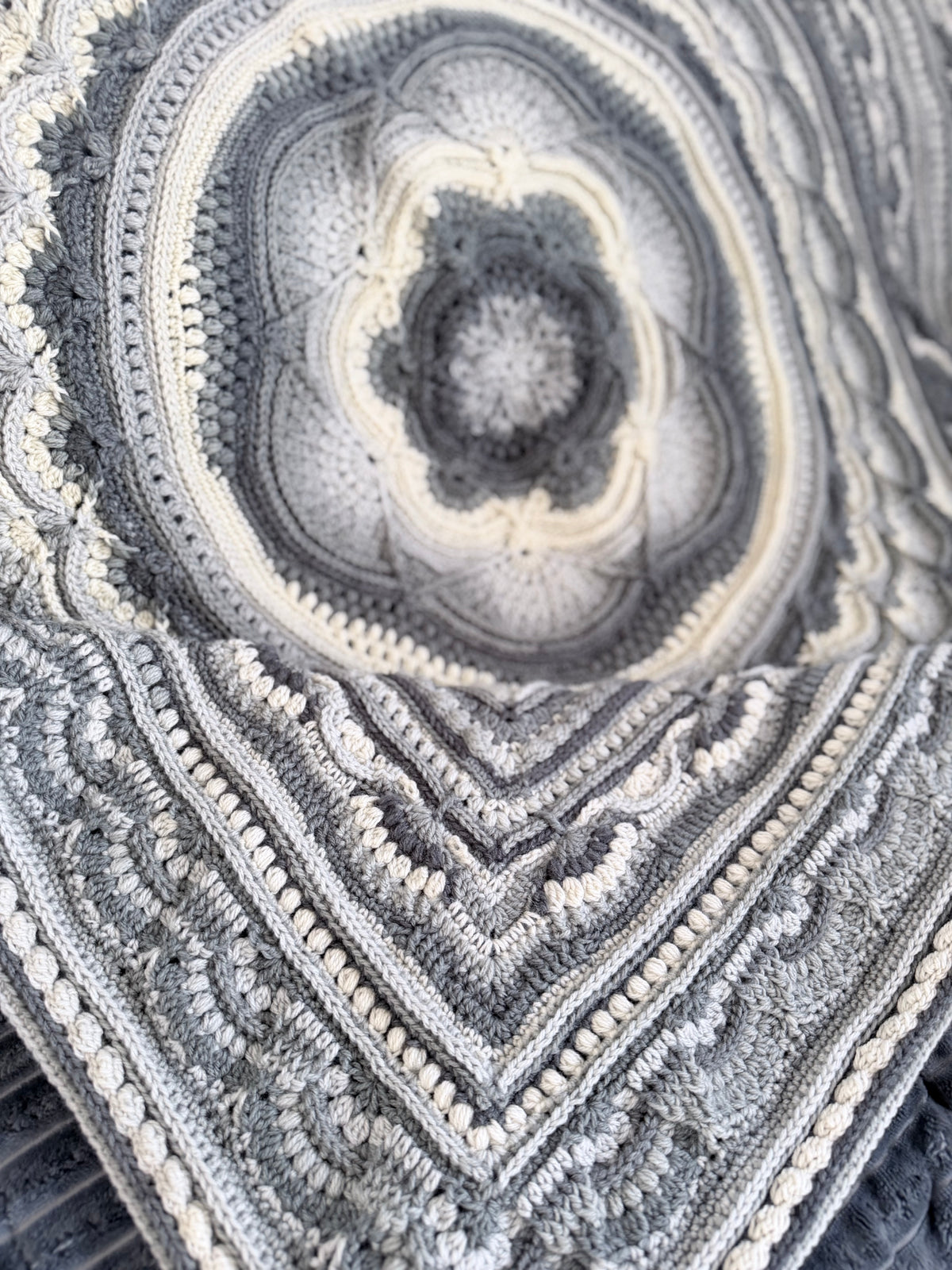 #099-Large Blanket / Throw Rug