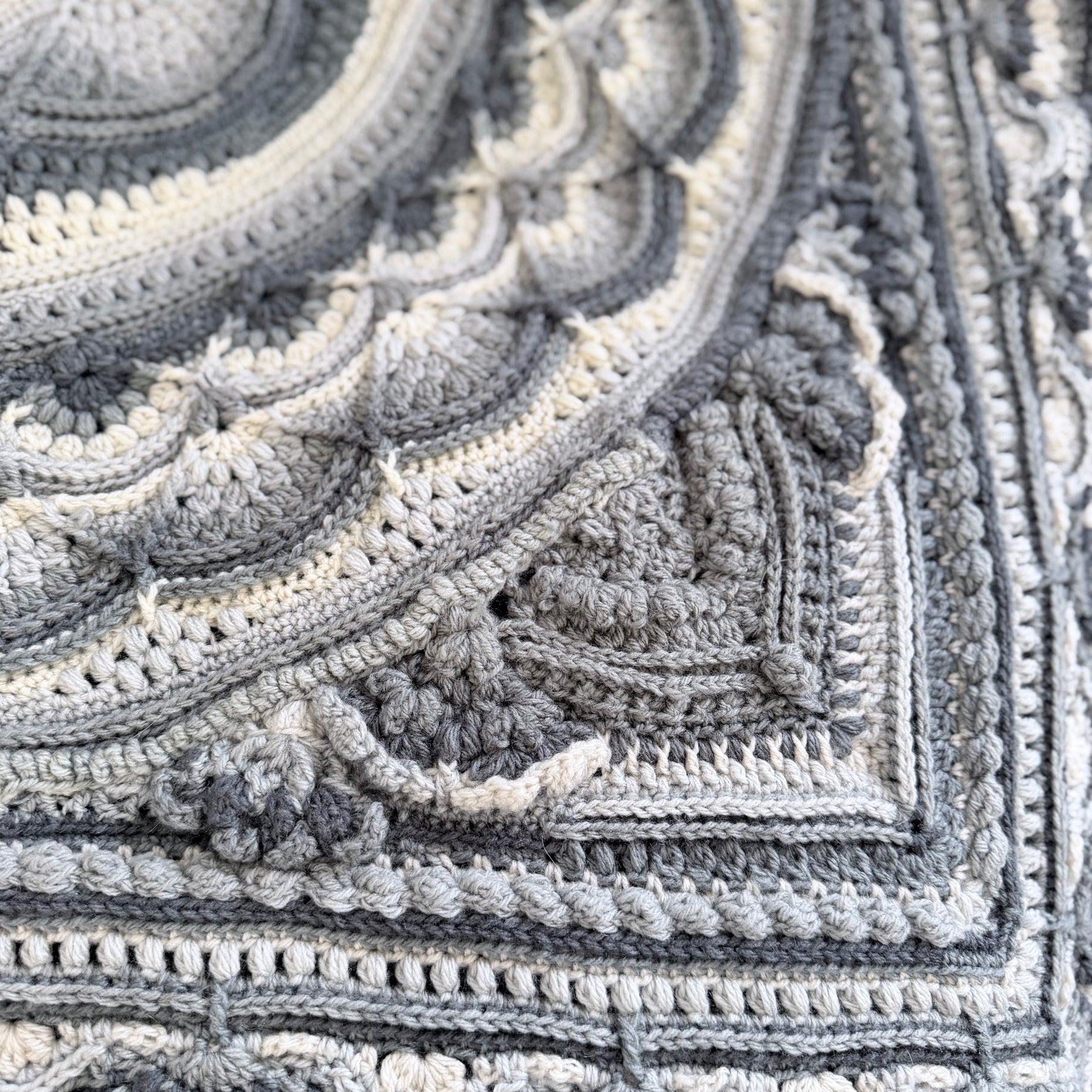 #099-Large Blanket / Throw Rug