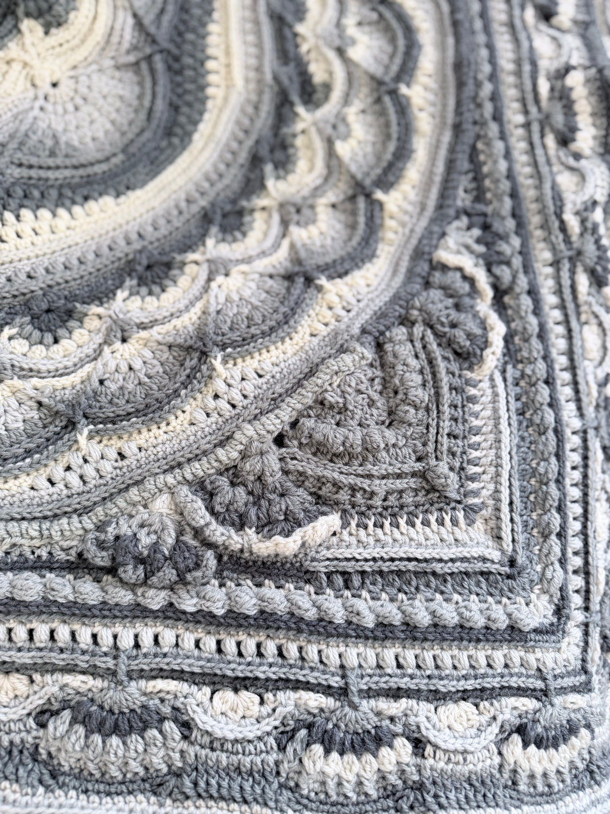 #099-Large Blanket / Throw Rug