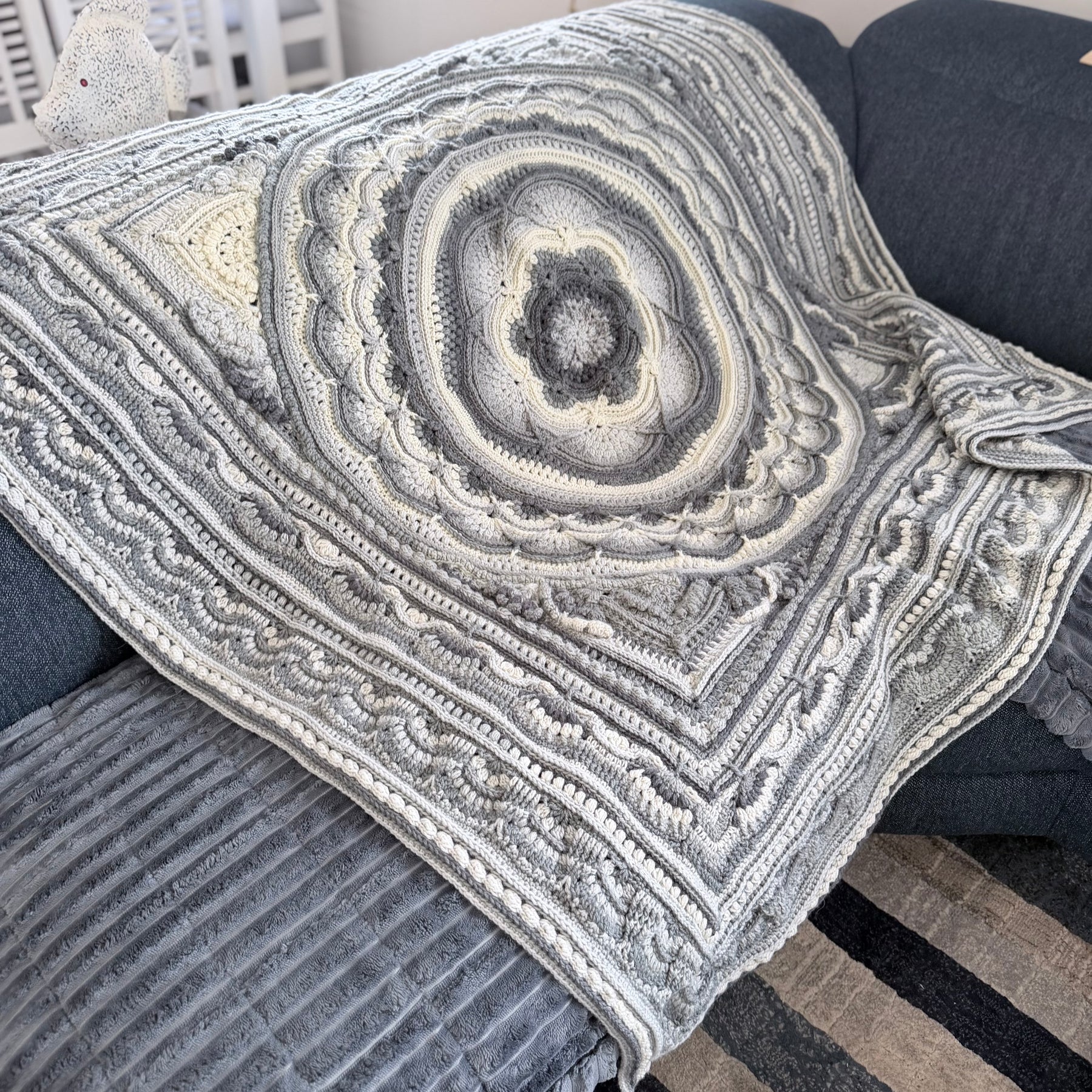 #099-Large Blanket / Throw Rug