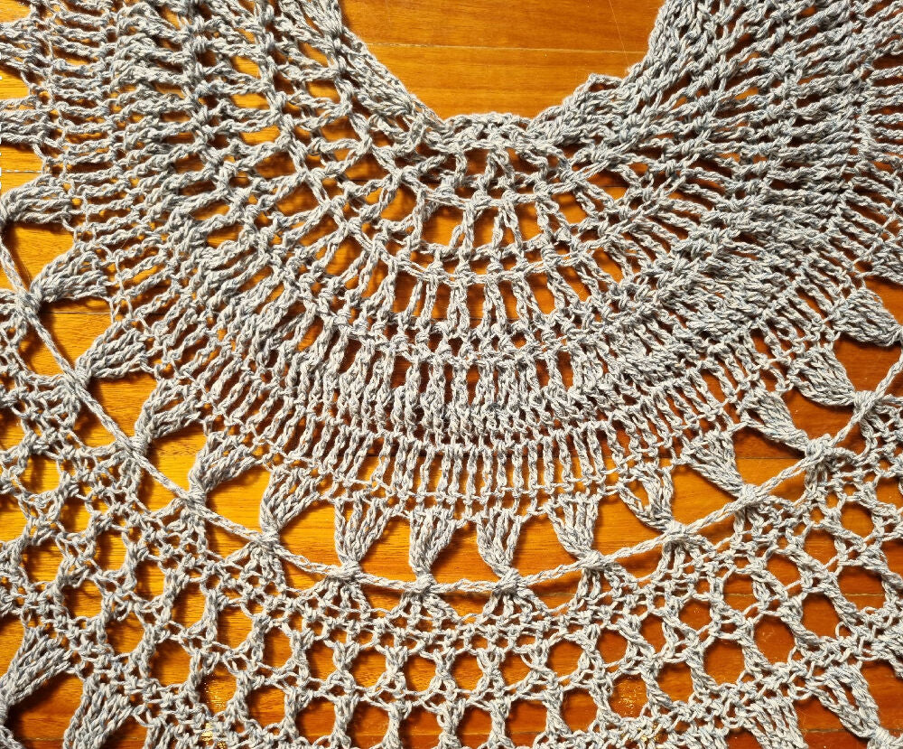 Crochet lacy shawl 4