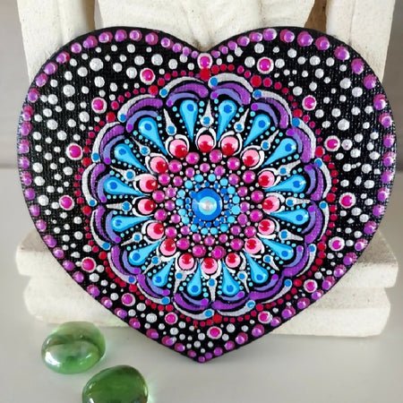 Original Dot Art design heartshaped magnet called 