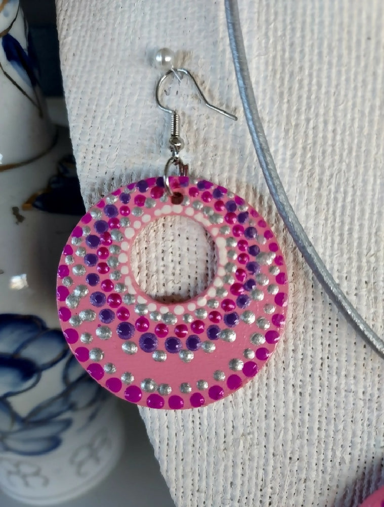 Stunning Dot Art Pendant and Earing set called "In The Pink"